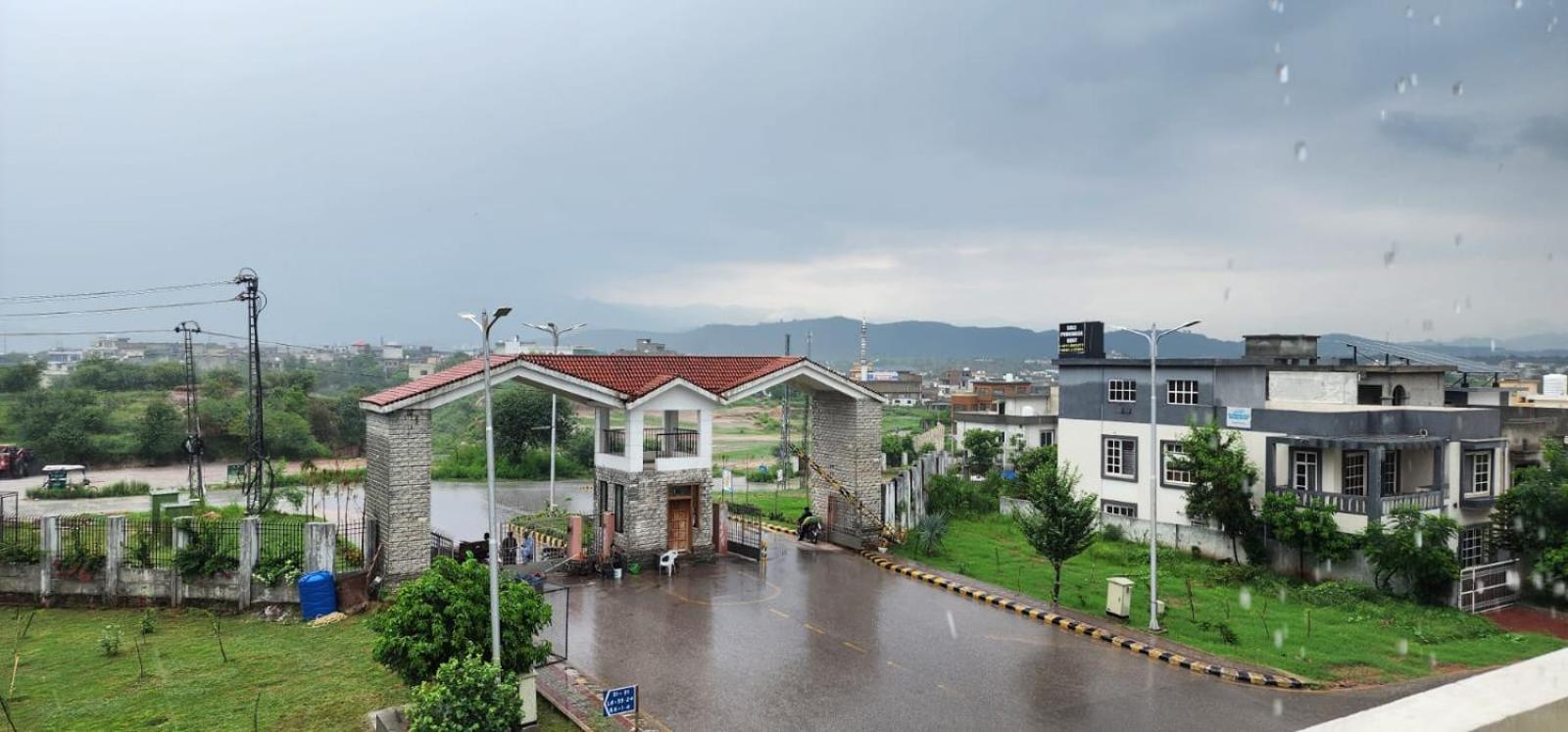 Haven Lodge Islamabad by Haven Holiday Homes , 4BR Guest Suite with Hot tub & Mountain View view 2