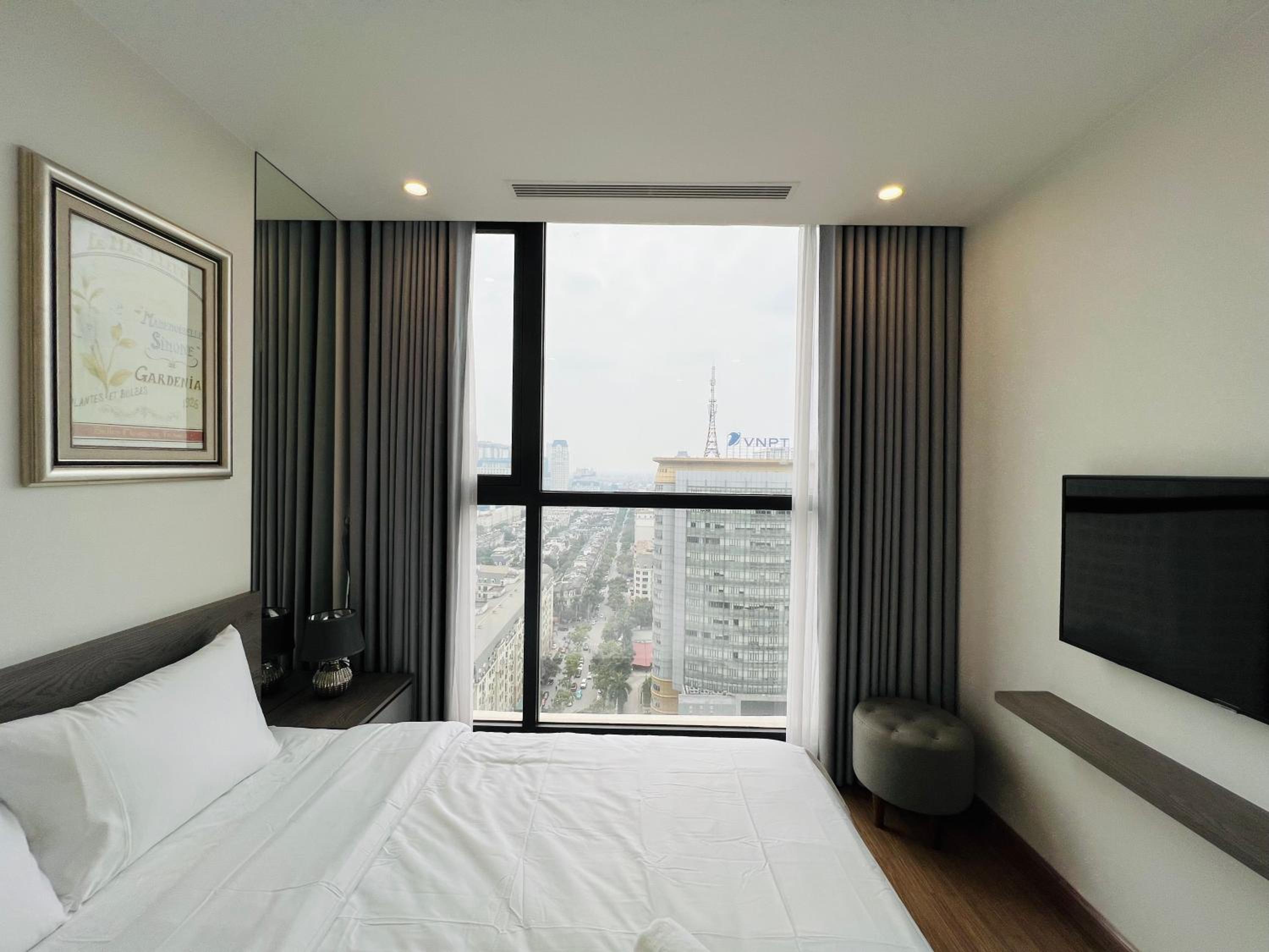 VINHOMES SKYLAKE MY DINH - Apartment Hotel