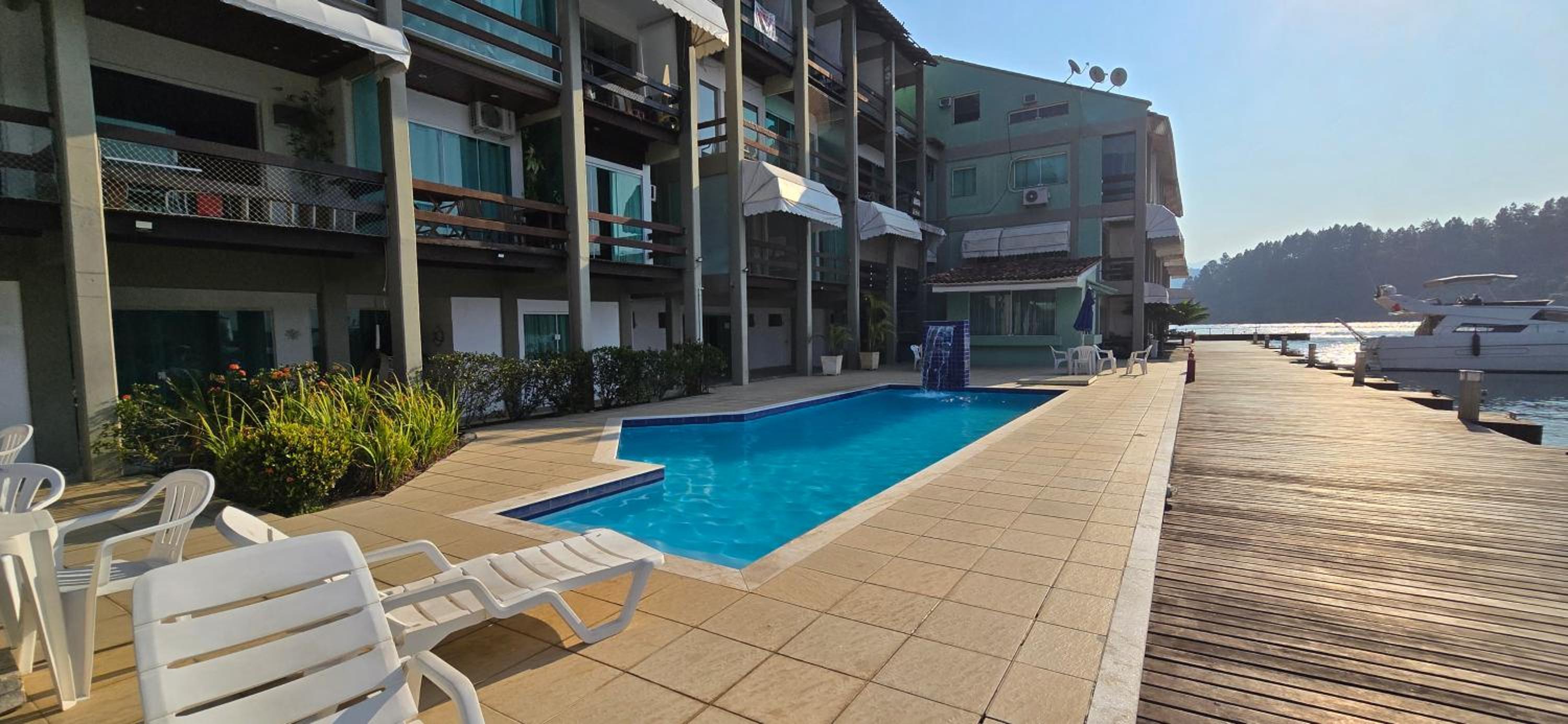 Apartamento Condomínio Aquarius I em Angra