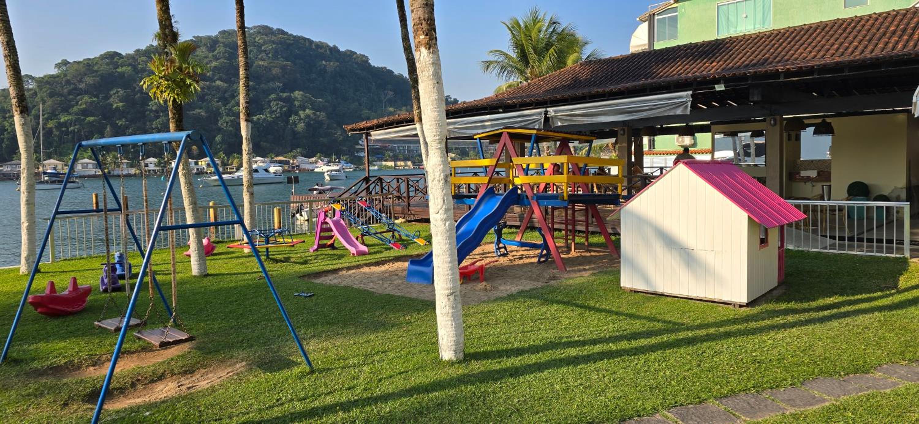 Apartamento Condomínio Aquarius I em Angra