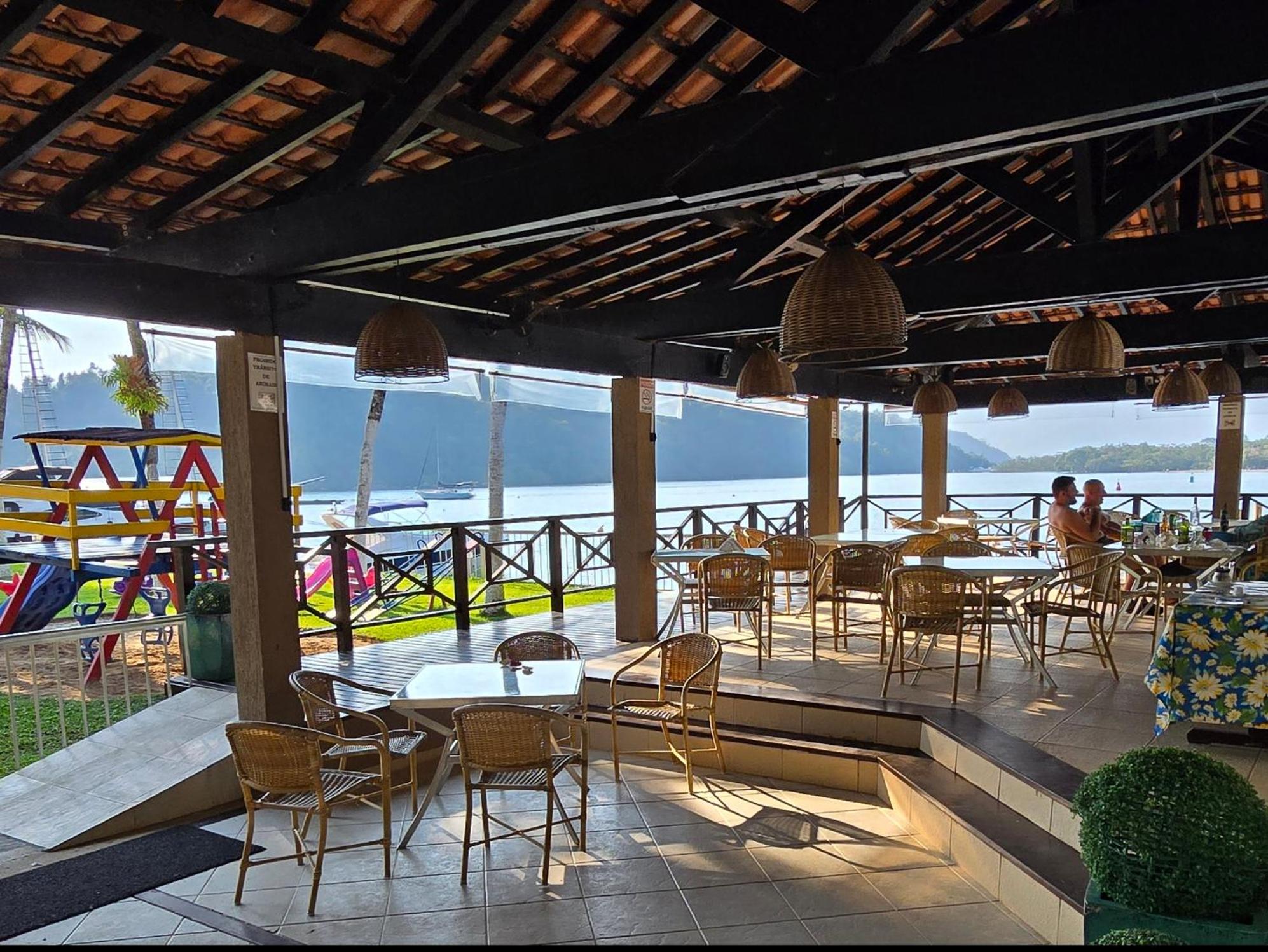 Apartamento Condomínio Aquarius I em Angra