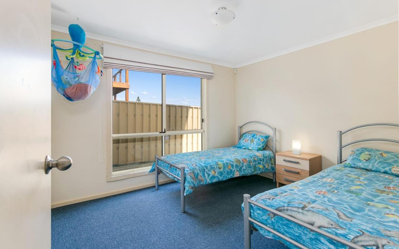 Beachcomber 208 Surfers Pde Middleton - No Linen Included