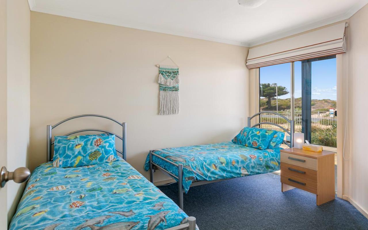 Beachcomber 208 Surfers Pde Middleton - No Linen Included