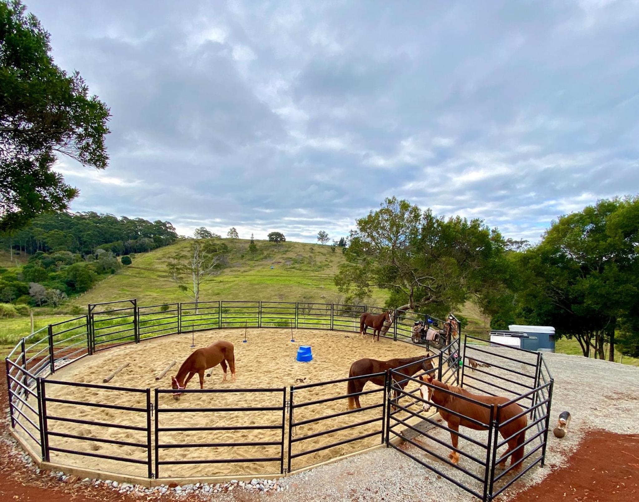 Doomben Ridge Farm House