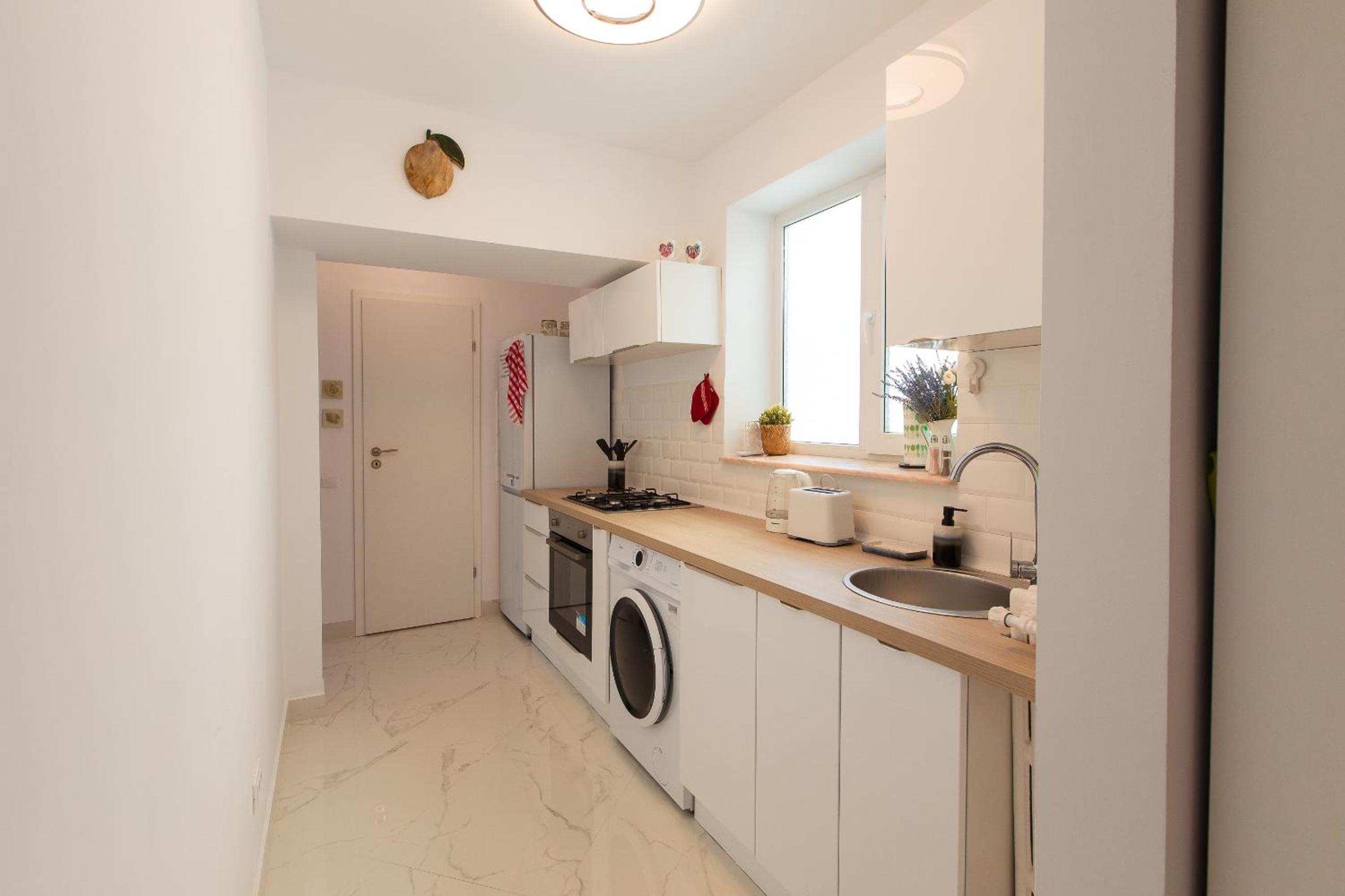 Venus I Elegant City Apt with View on Calea Victoriei view 3