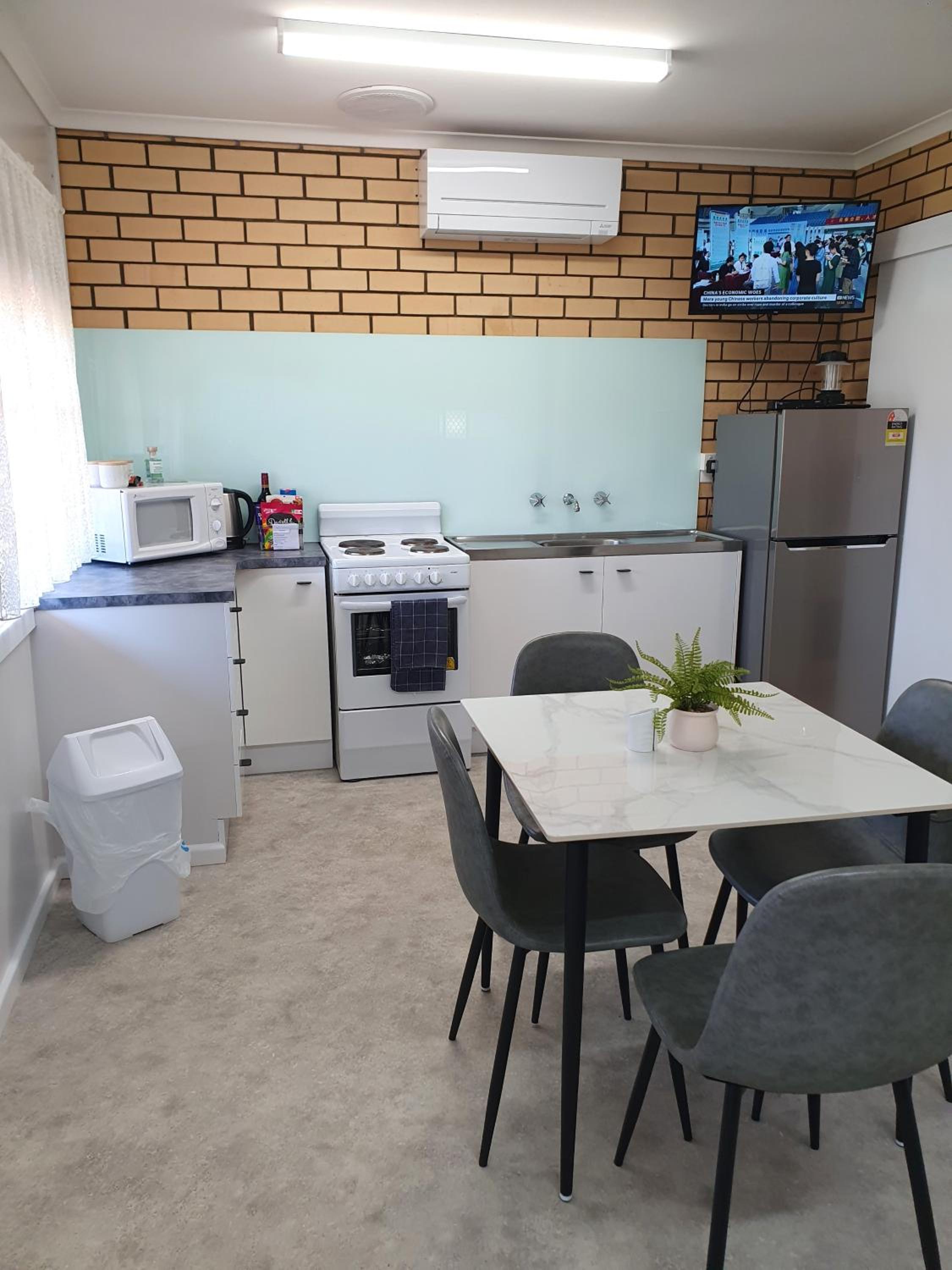 Elliston Apartments