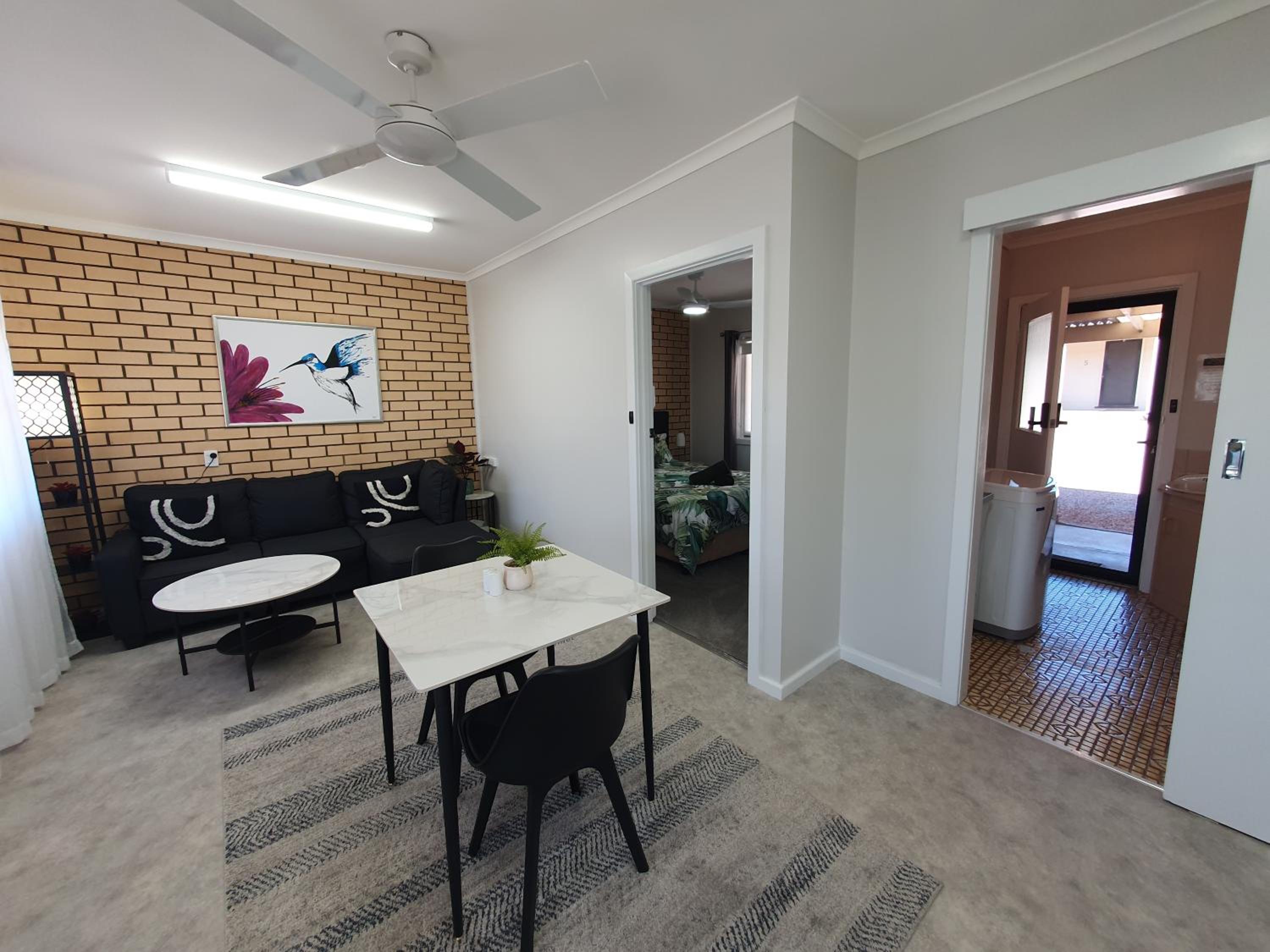 Elliston Apartments