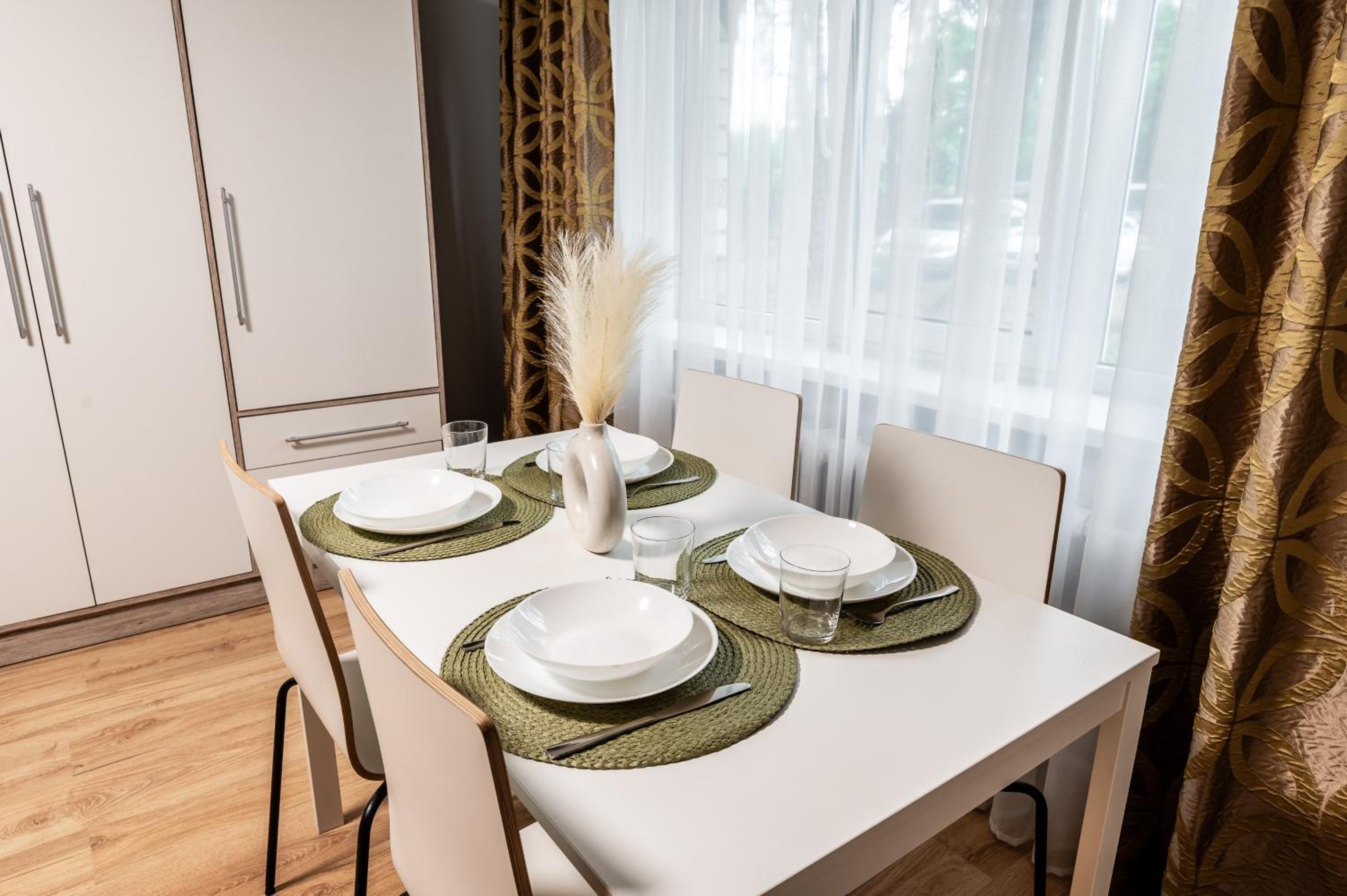 Cozy Coner Apartments view 3