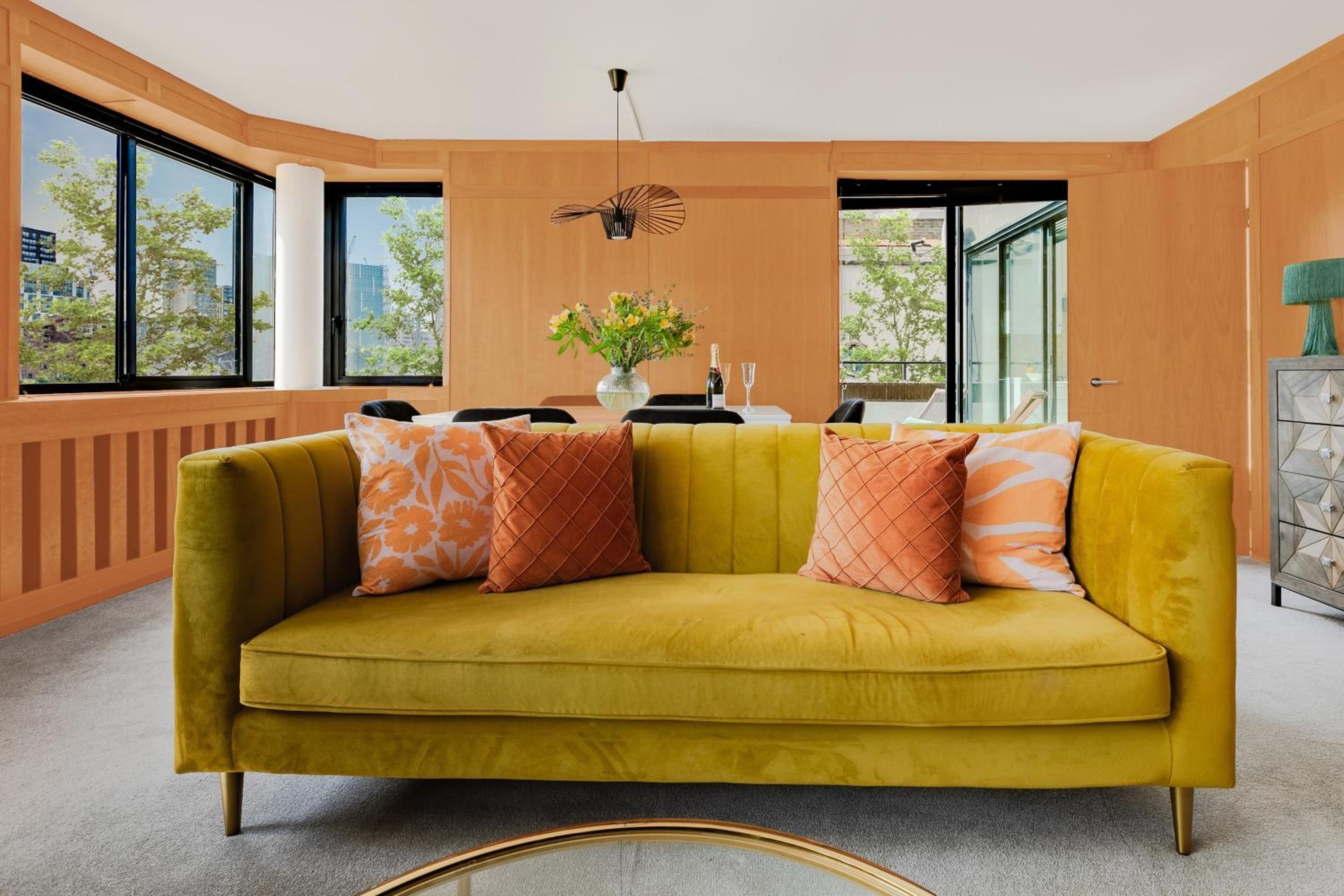 Divine Views from a Breathtaking LuxXe City Penthouse for a Gracious Life Style