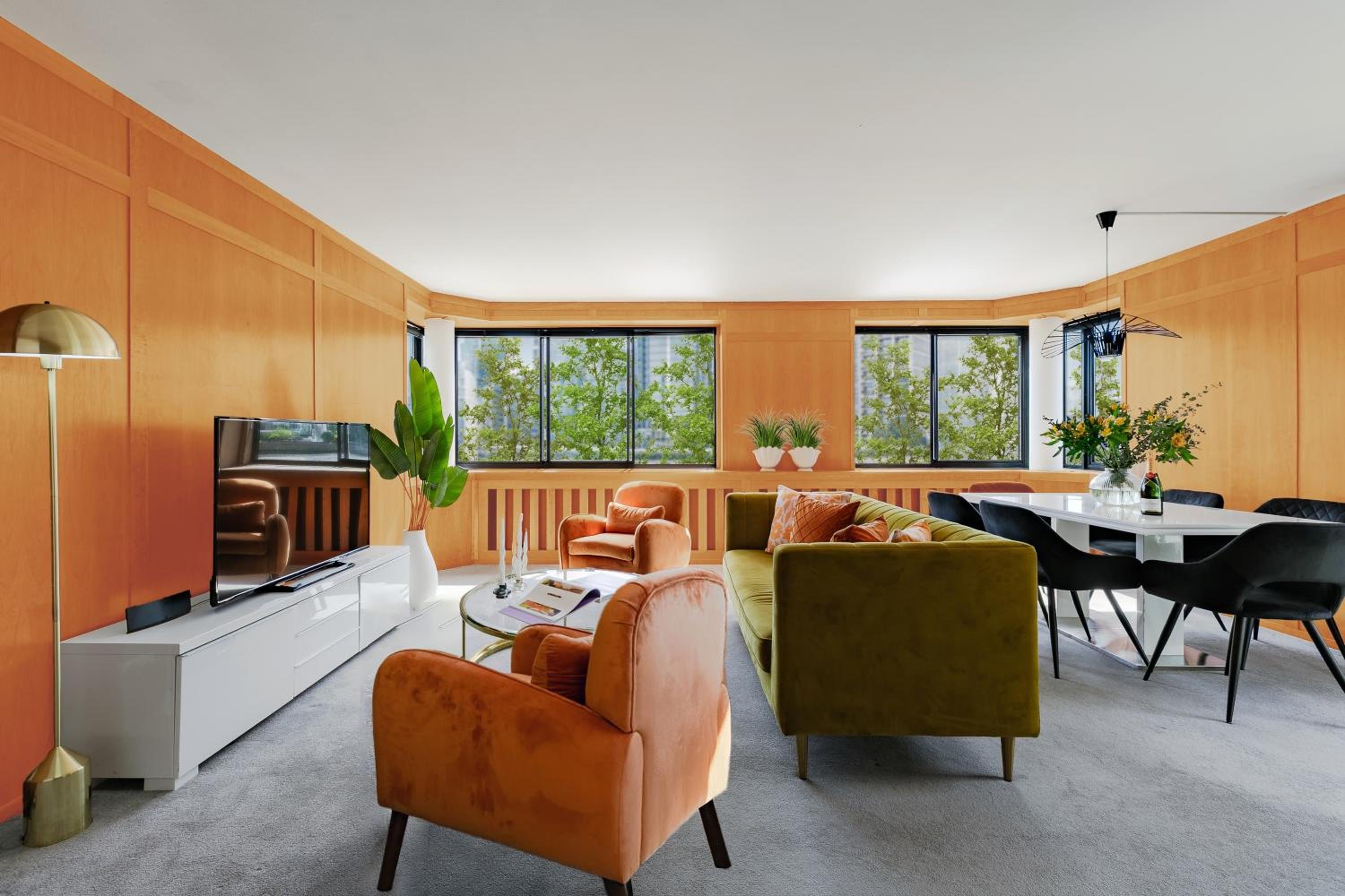 Divine Views from a Breathtaking LuxXe City Penthouse for a Gracious Life Style
