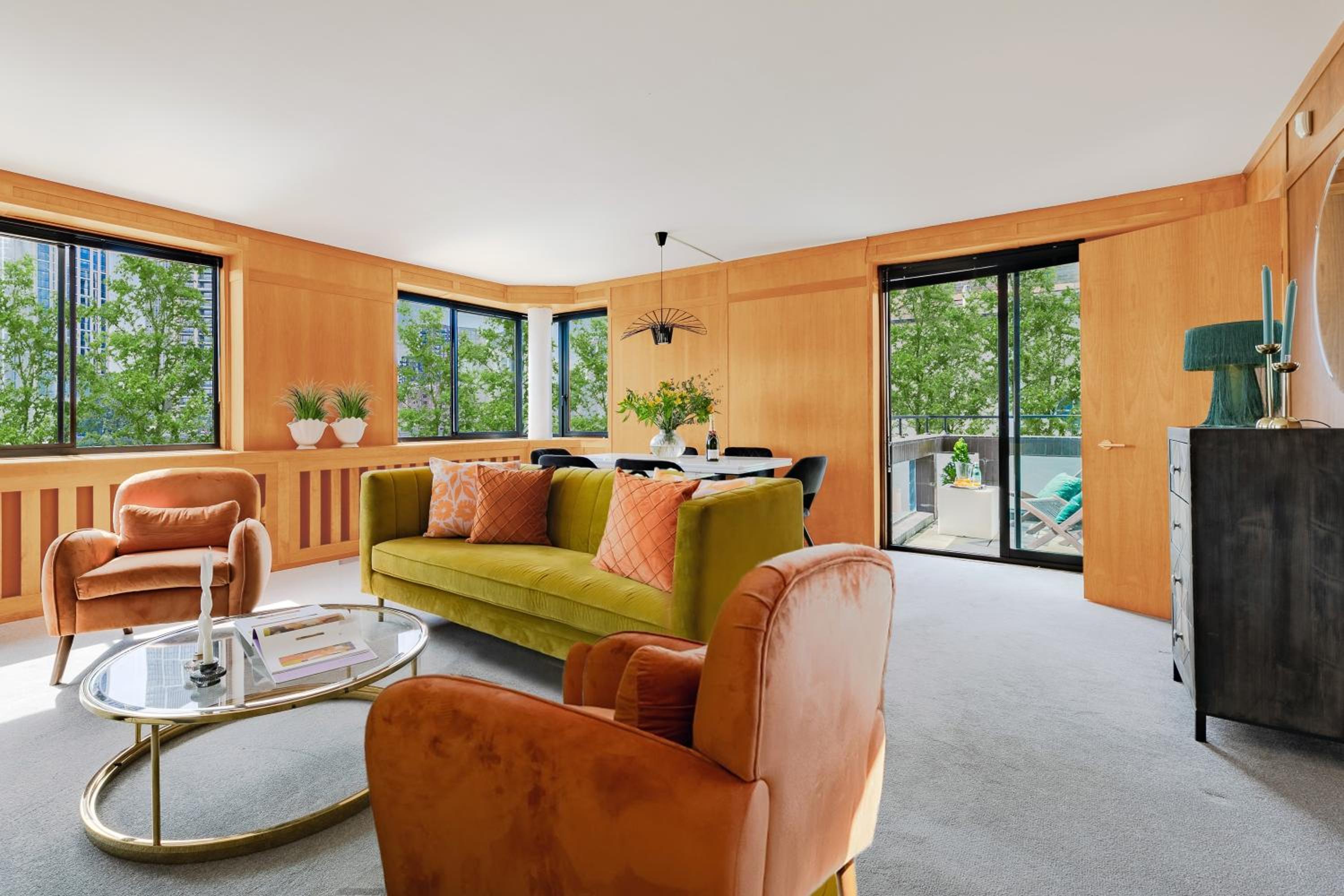 Divine Views from a Breathtaking LuxXe City Penthouse for a Gracious Life Style