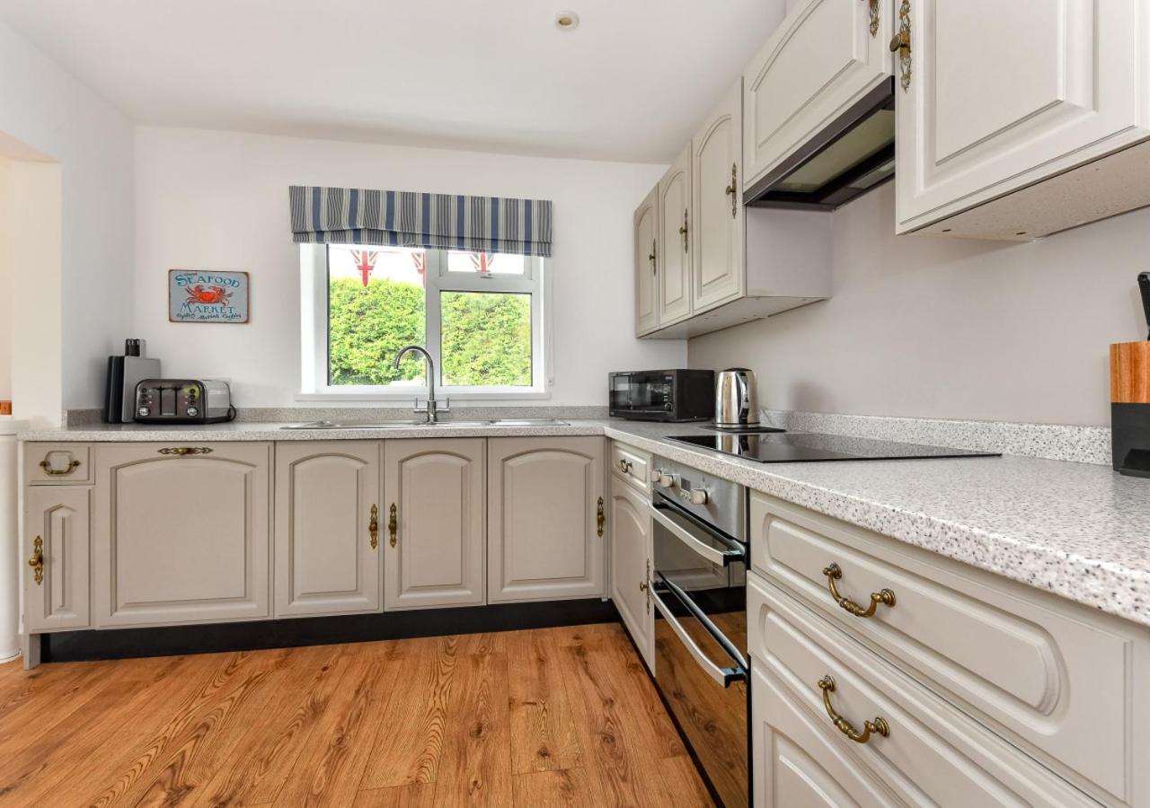 3 Bed in Abersoch oc-lllysn view 5