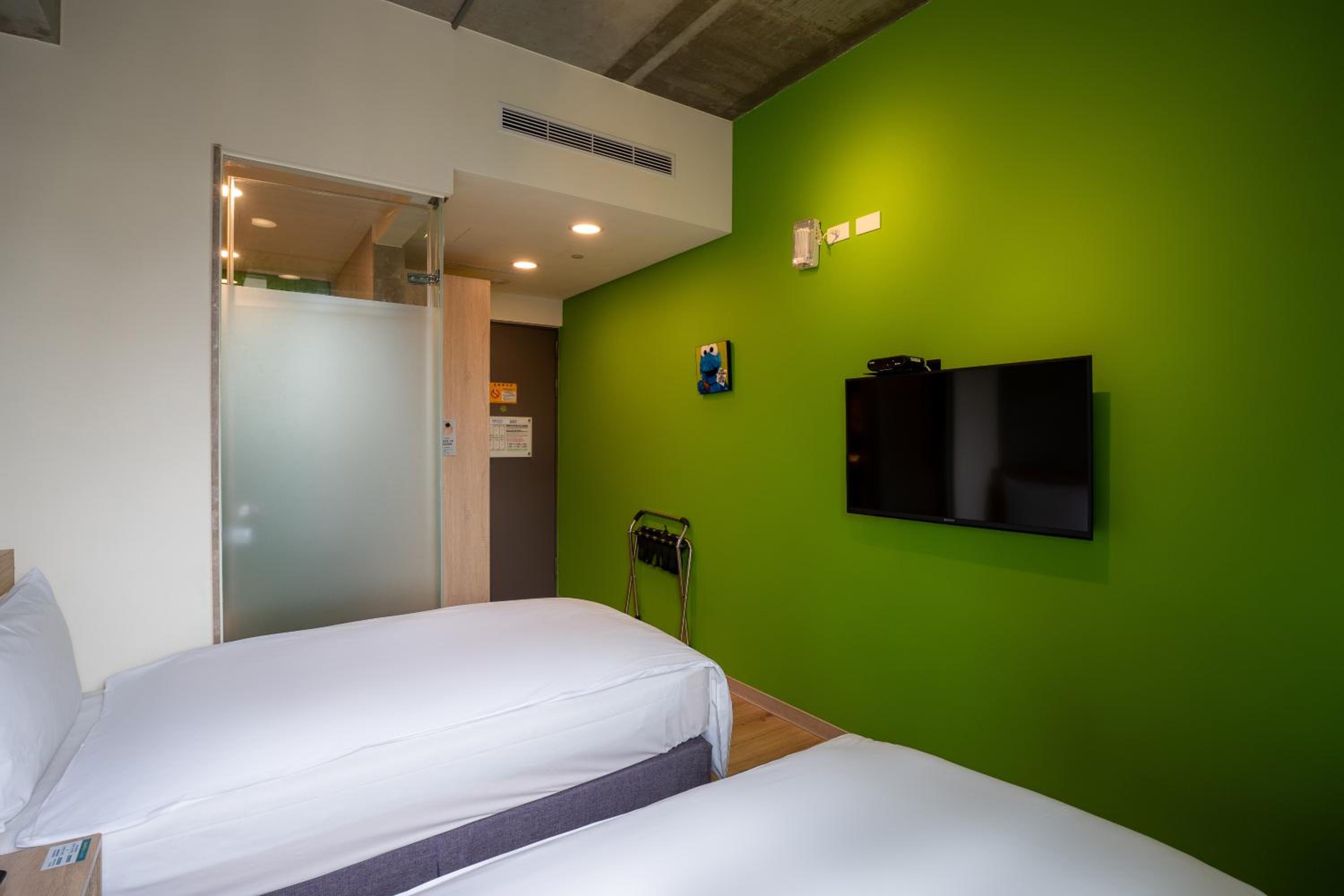 CHECK inn Express Taichung Yizhong