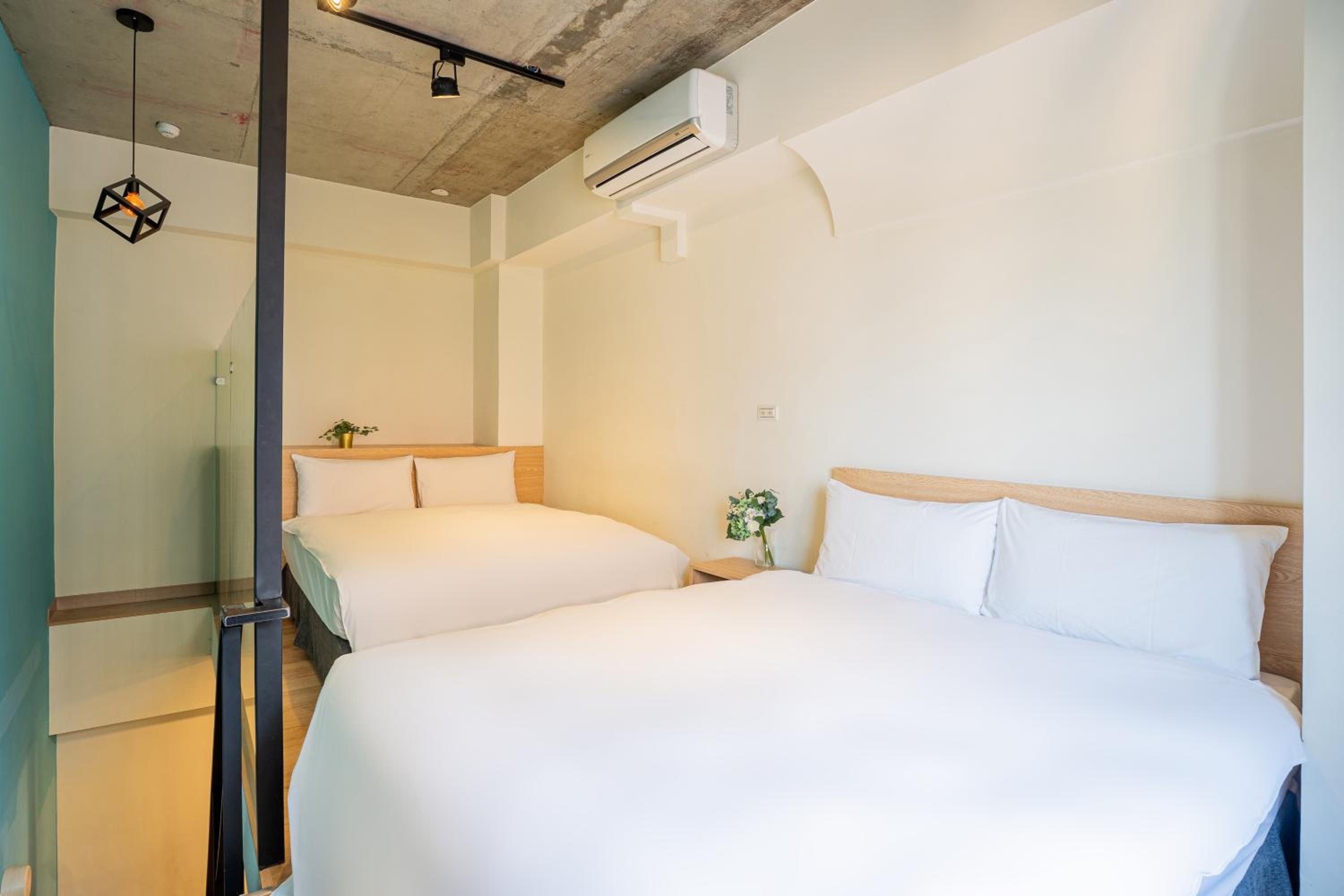 CHECK inn Express Taichung Yizhong