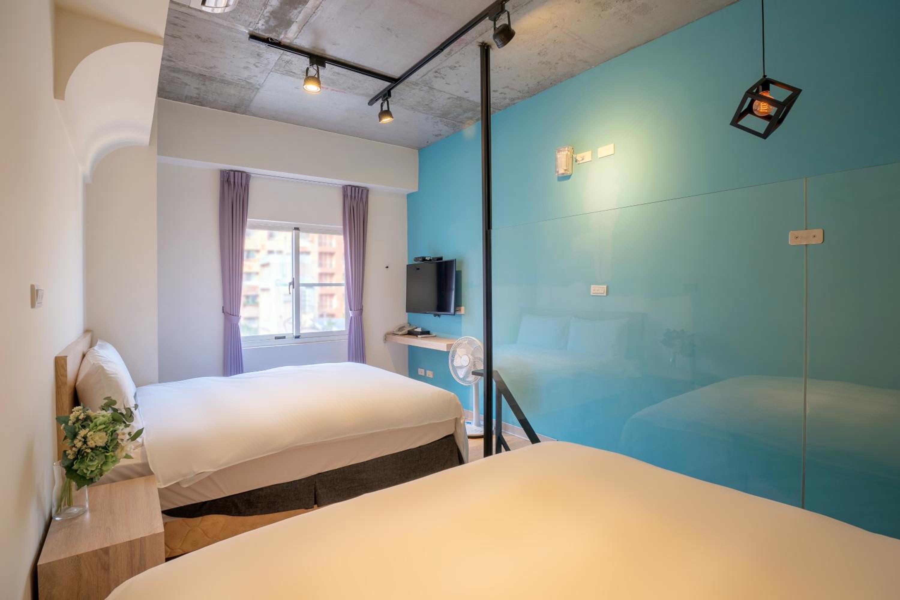 CHECK inn Express Taichung Yizhong