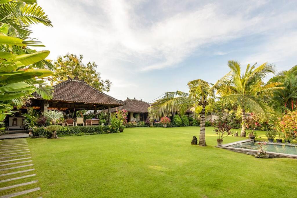 Villa Tago - 5 BR Villa in Umalas