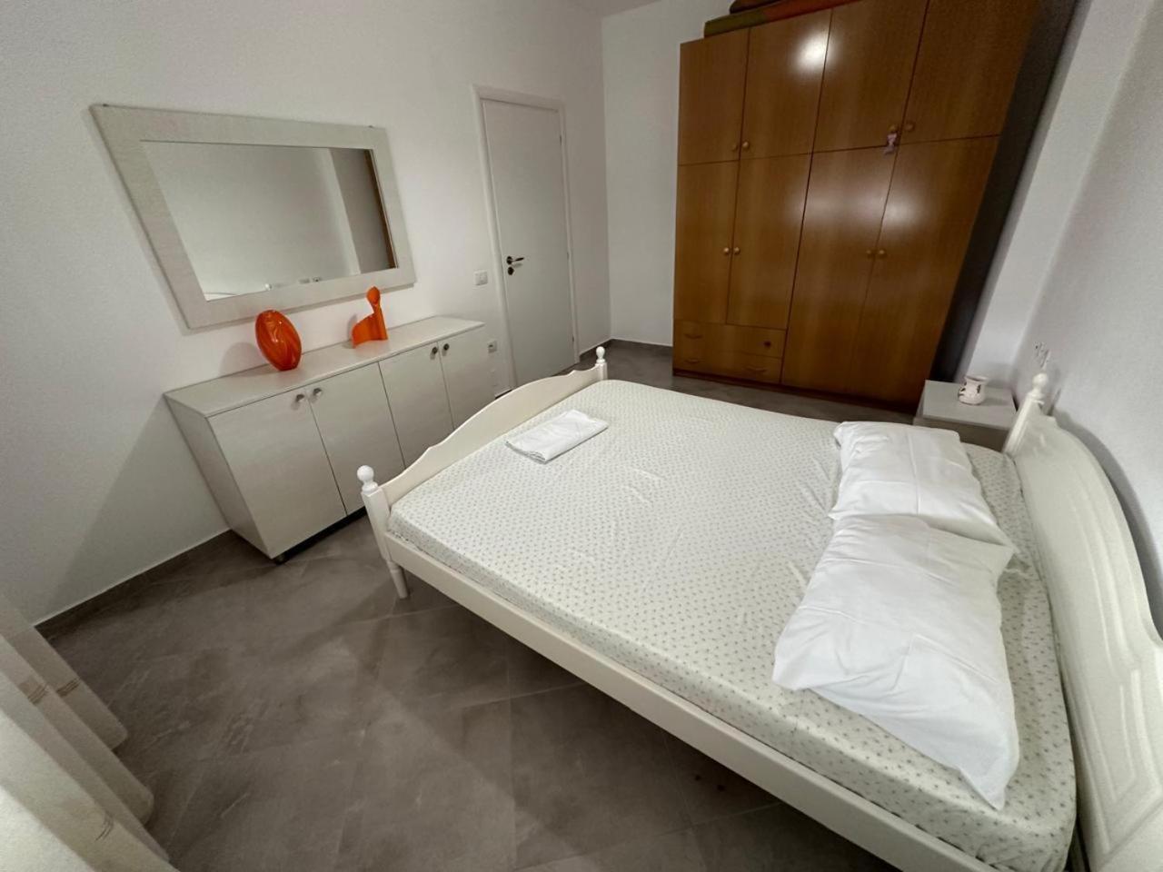 9th floor Apartment