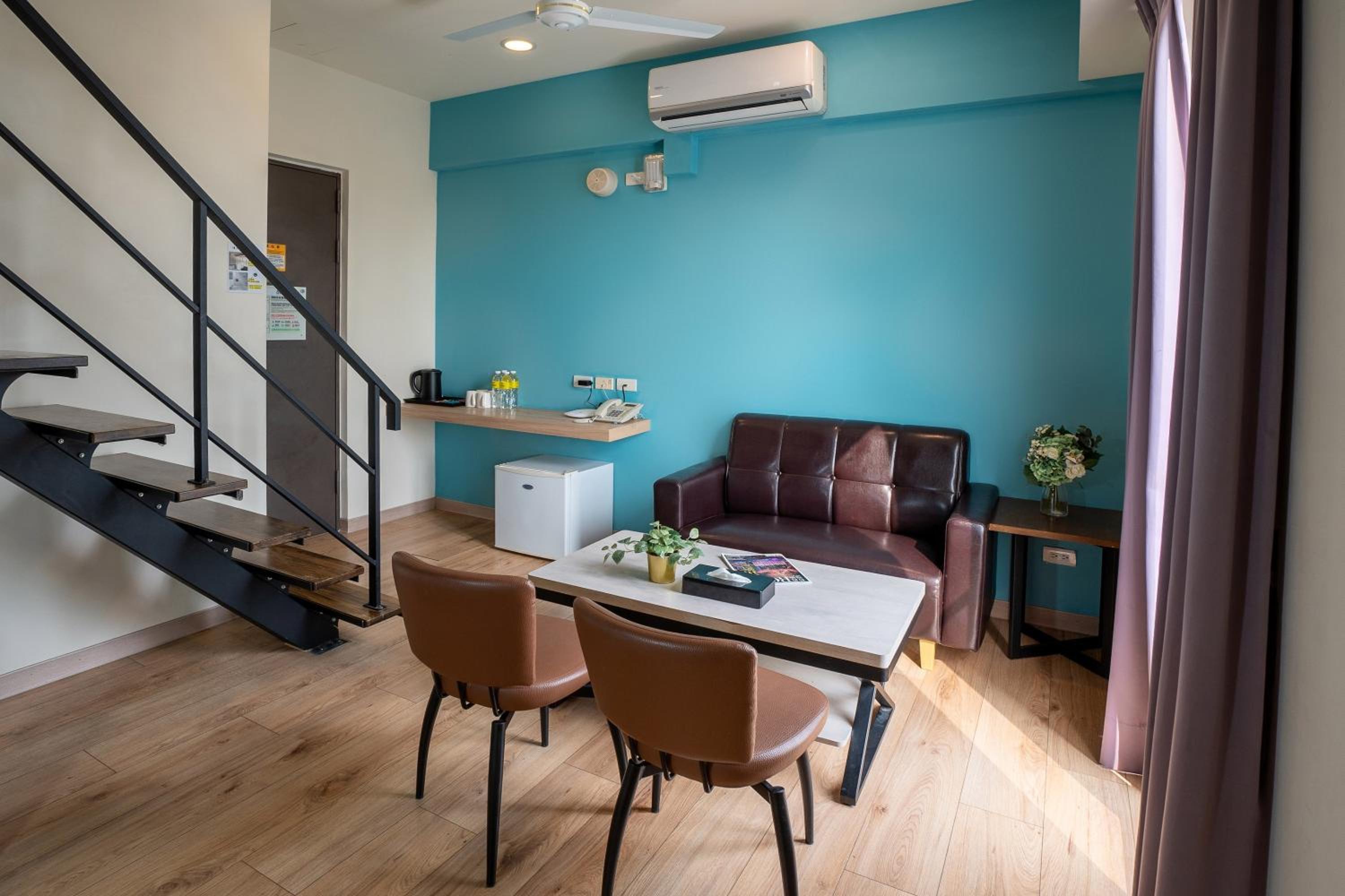 CHECK inn Express Taichung Yizhong