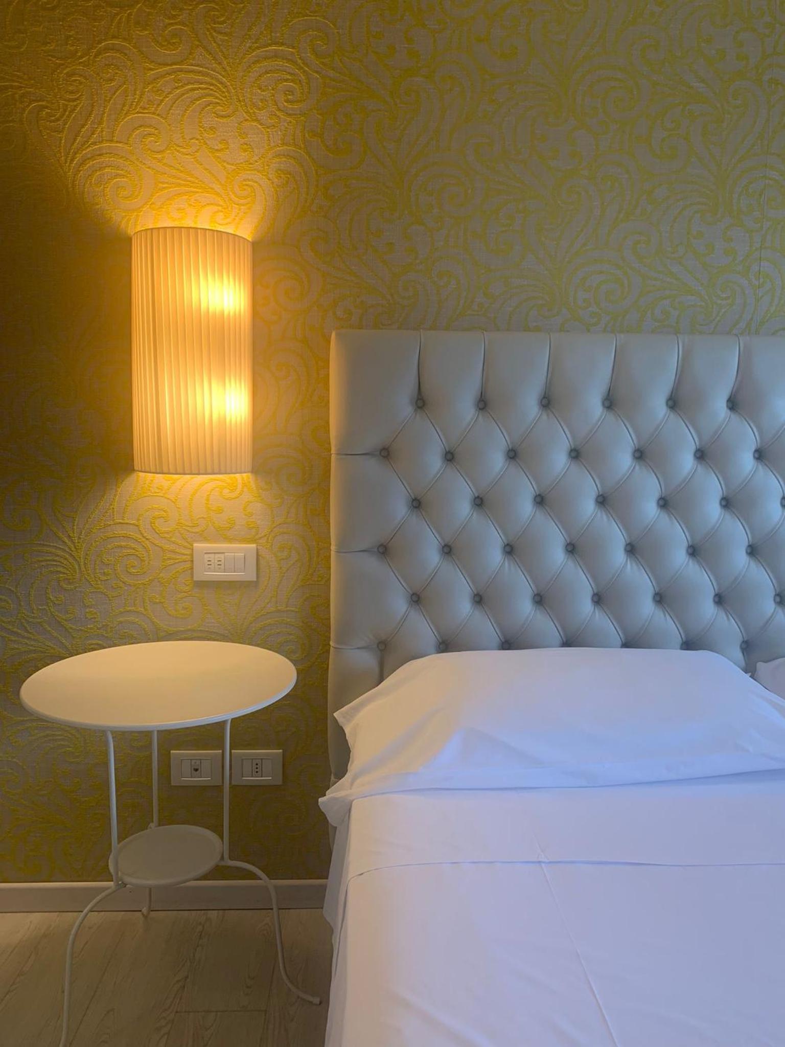 Nuova Opera Rooms & Apartments