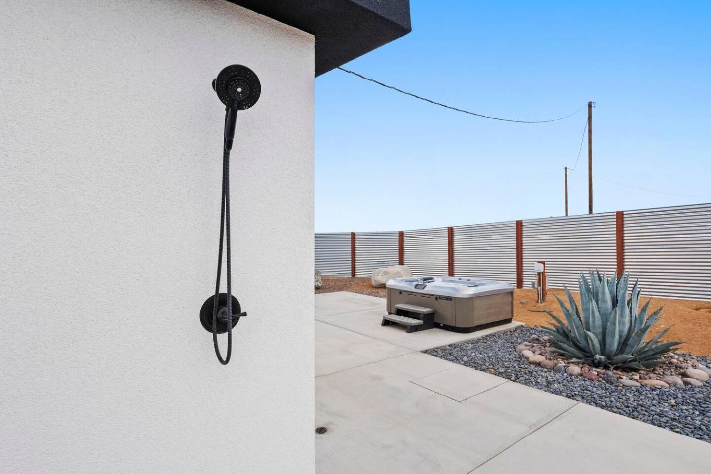 Modpod The Perfect Retreat For Couples view 4