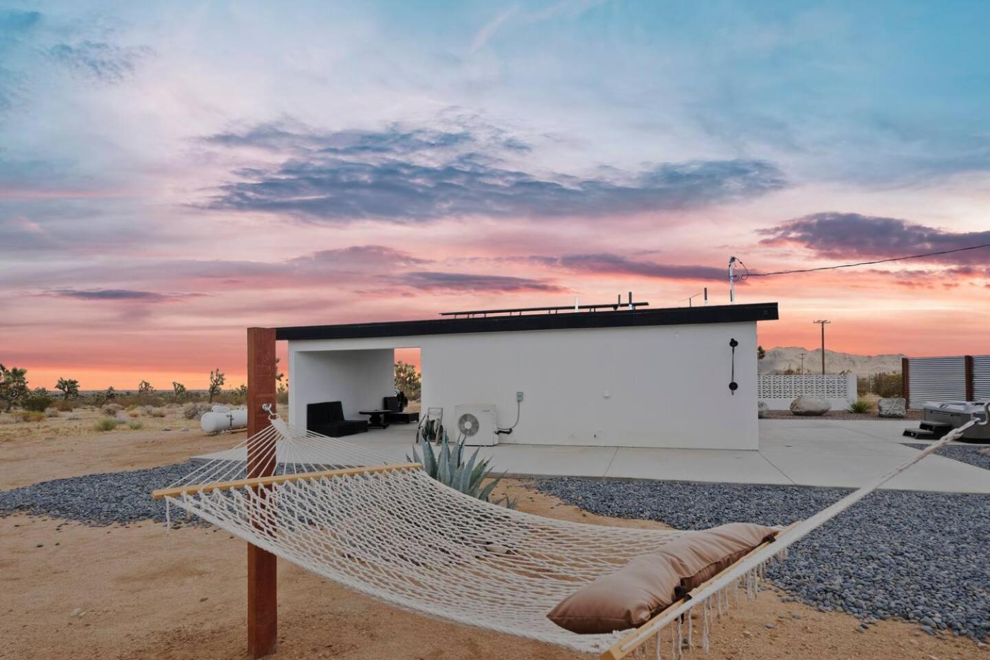 Modpod The Perfect Retreat For Couples view 5