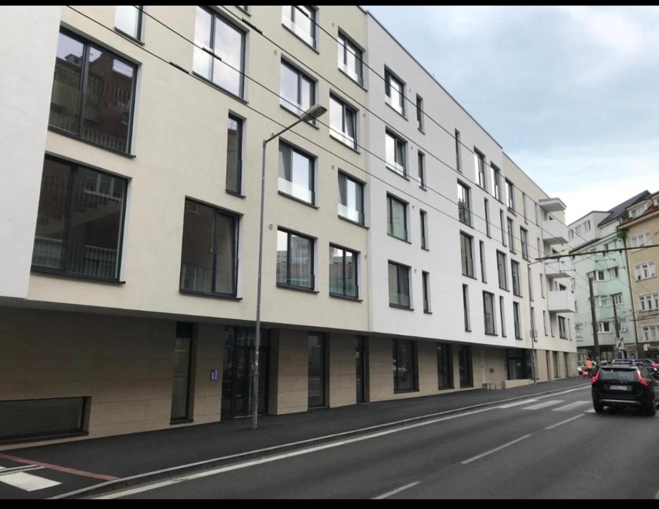 SKAU Piano Family & Business Apartment Free parking