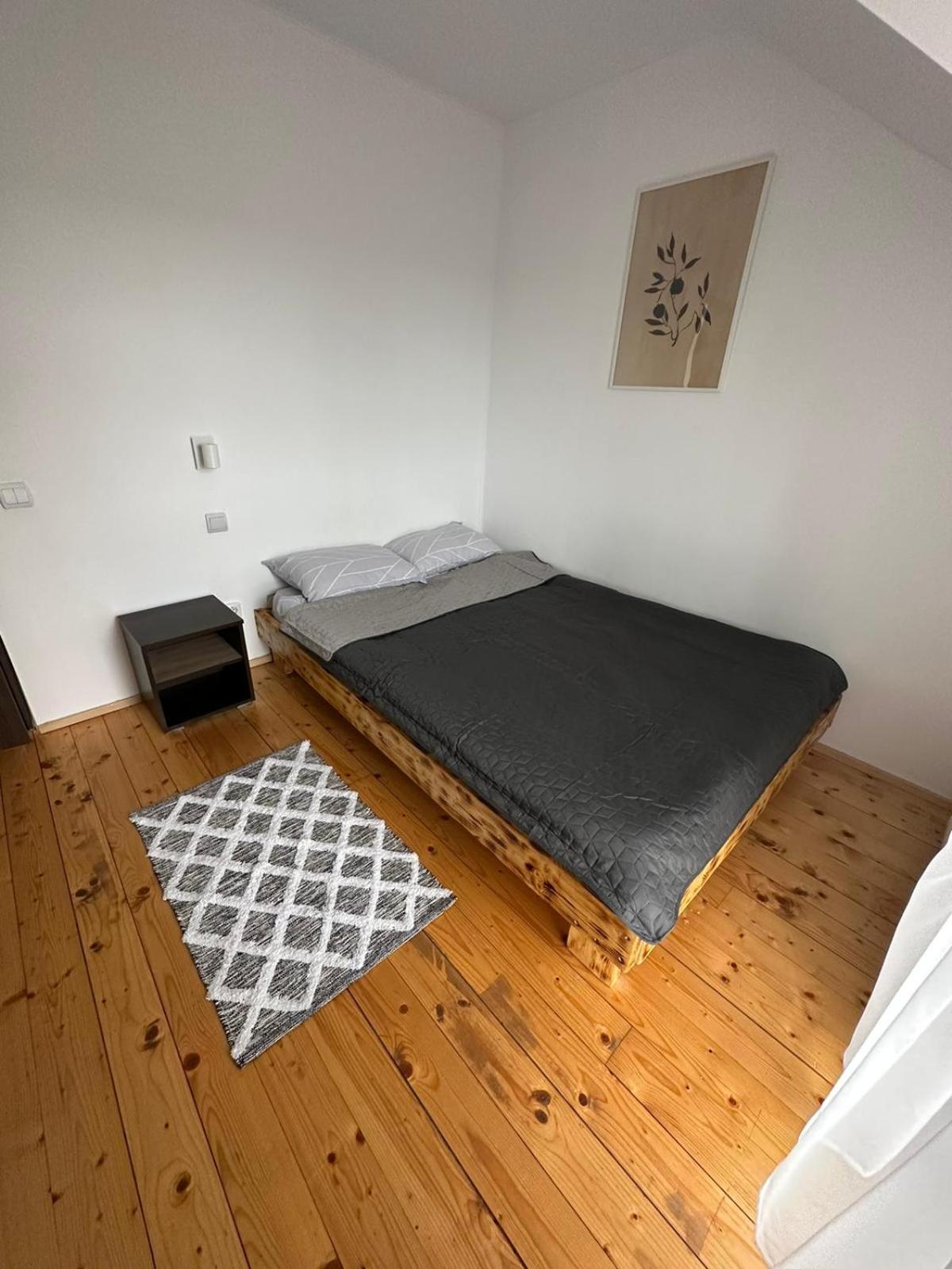 Cabana dintre brazi