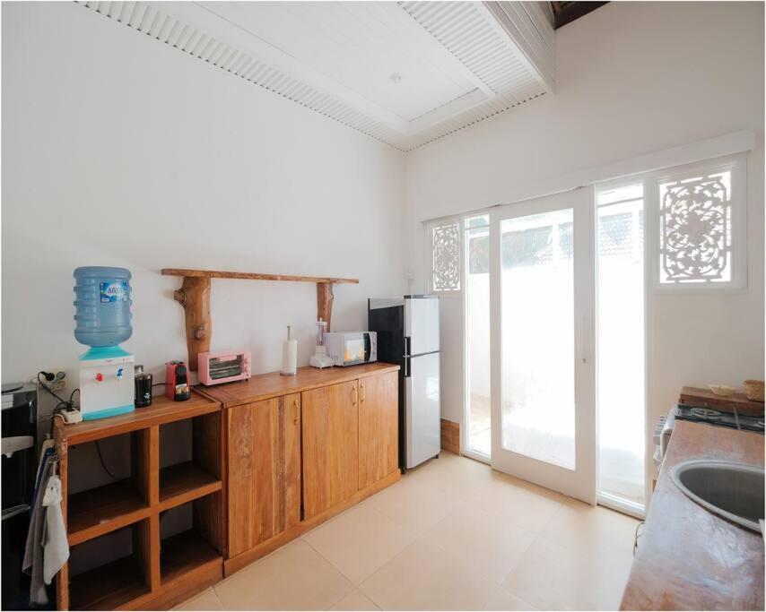 Seaside Sanctuary - Walk to Canggu Beach - Unit Timur view 4