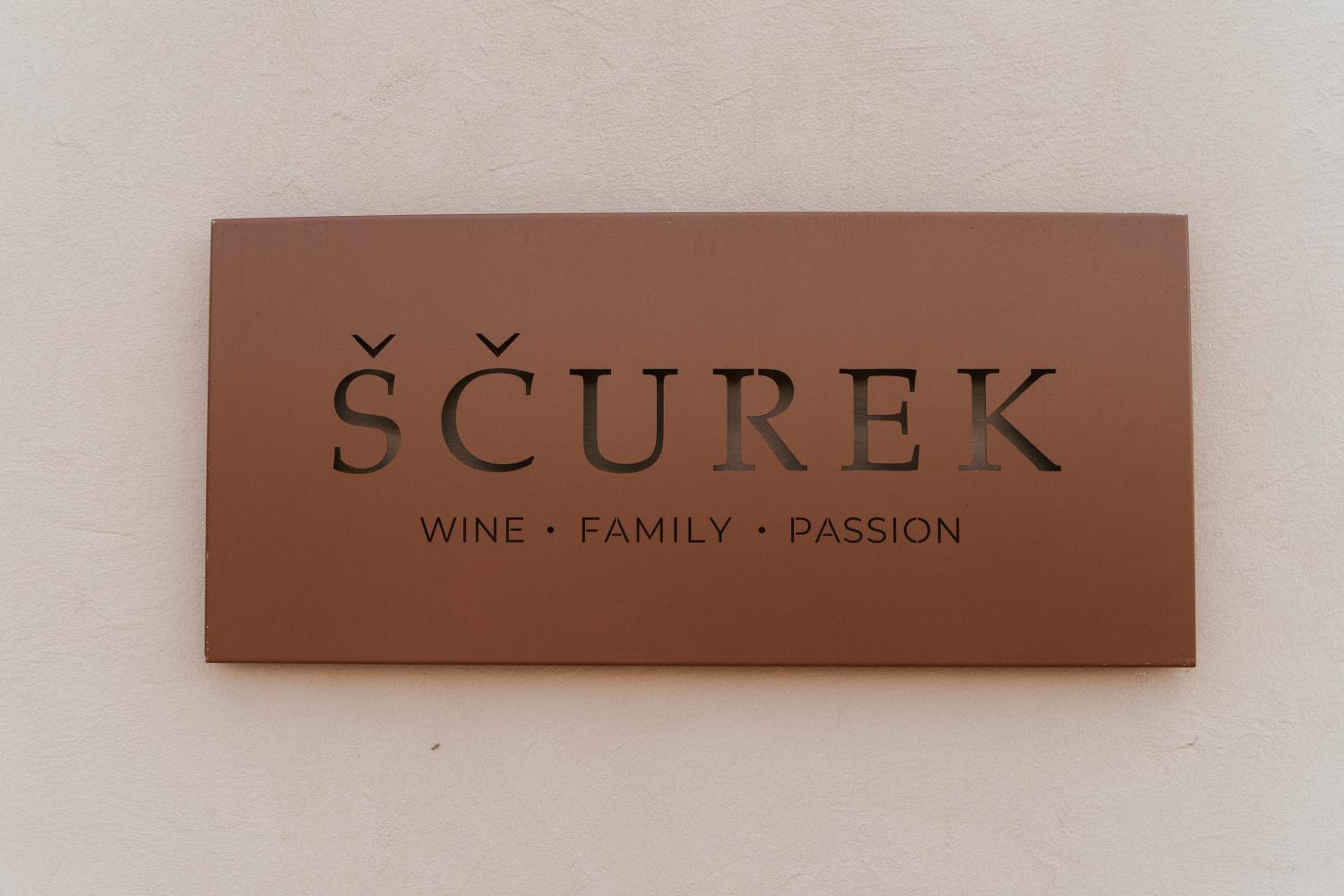 Posestvo Ščurek wine