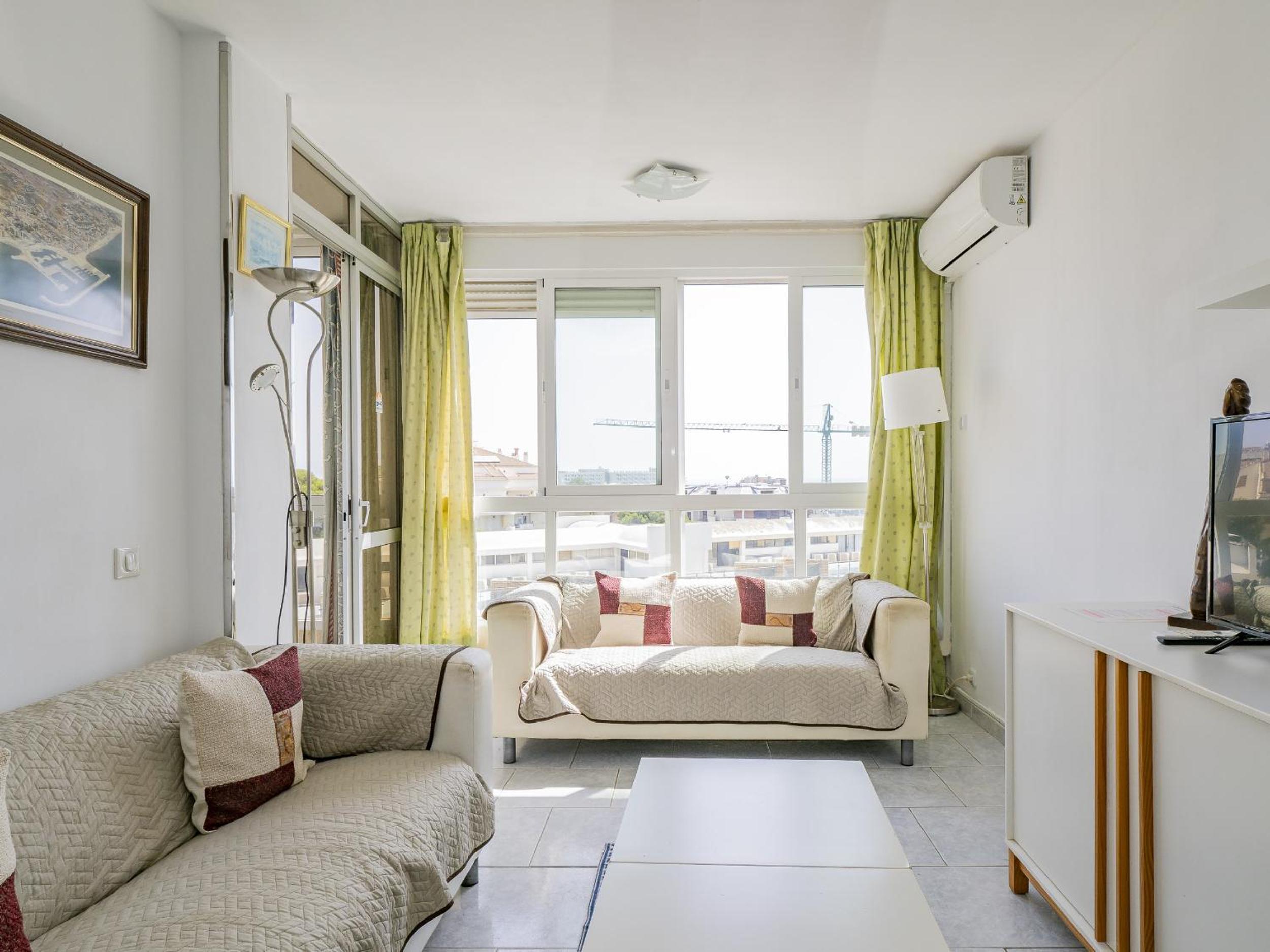 Cubo's Beach Side Diana Apartment
