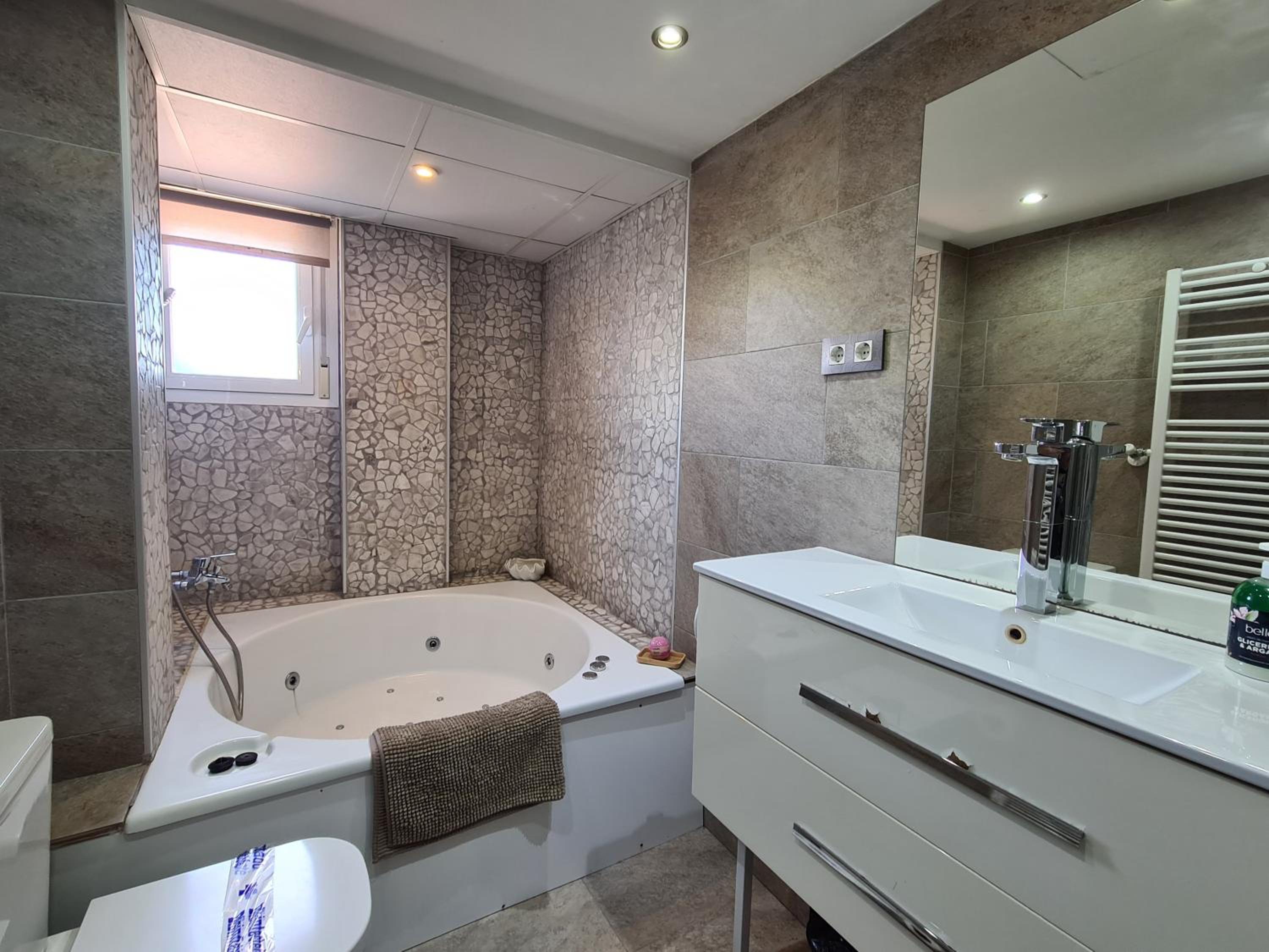 Dos Torres Ribera Play & Relax con Jacuzzi y cine view 3
