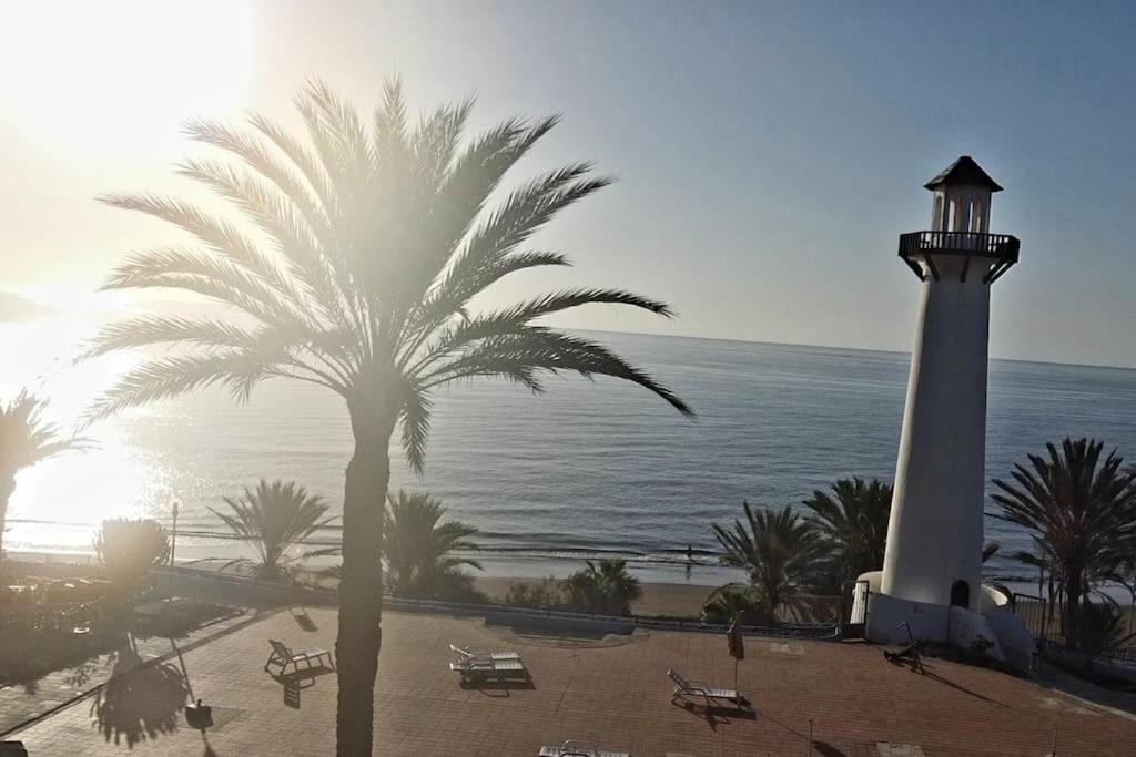 Vivienda Vacacional frente al mar Playa del Aguila