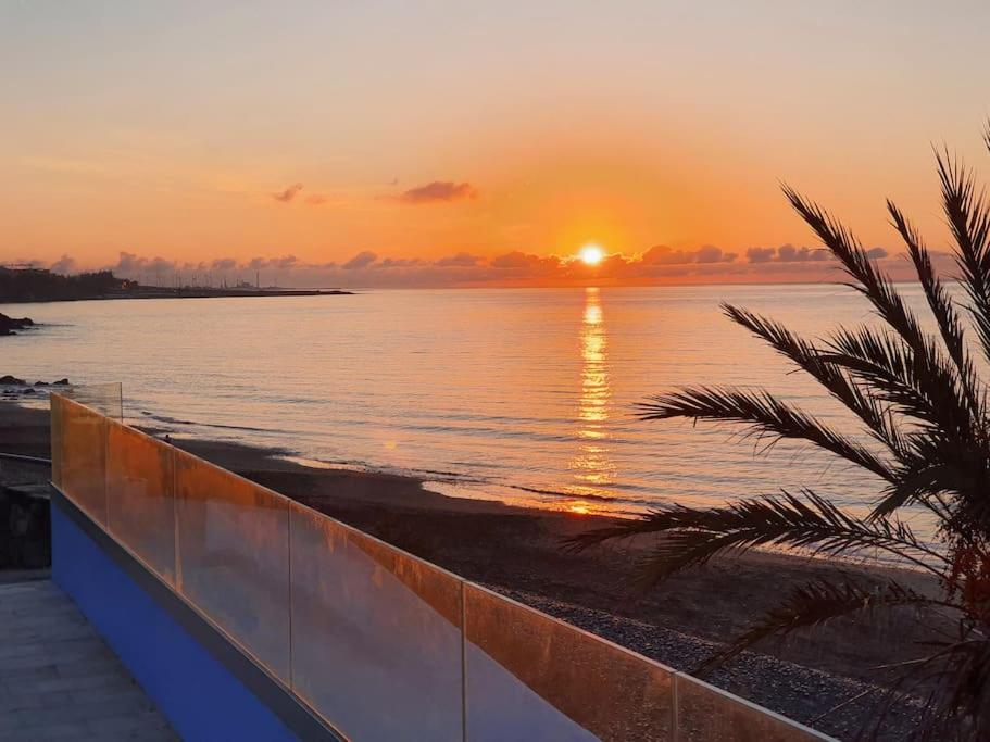 Vivienda Vacacional frente al mar Playa del Aguila