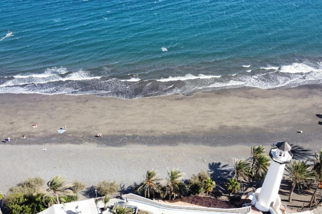 Vivienda Vacacional frente al mar Playa del Aguila