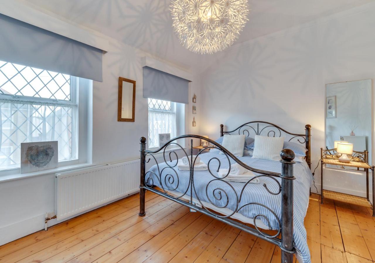 3 Bed in Broadstairs oc-th006