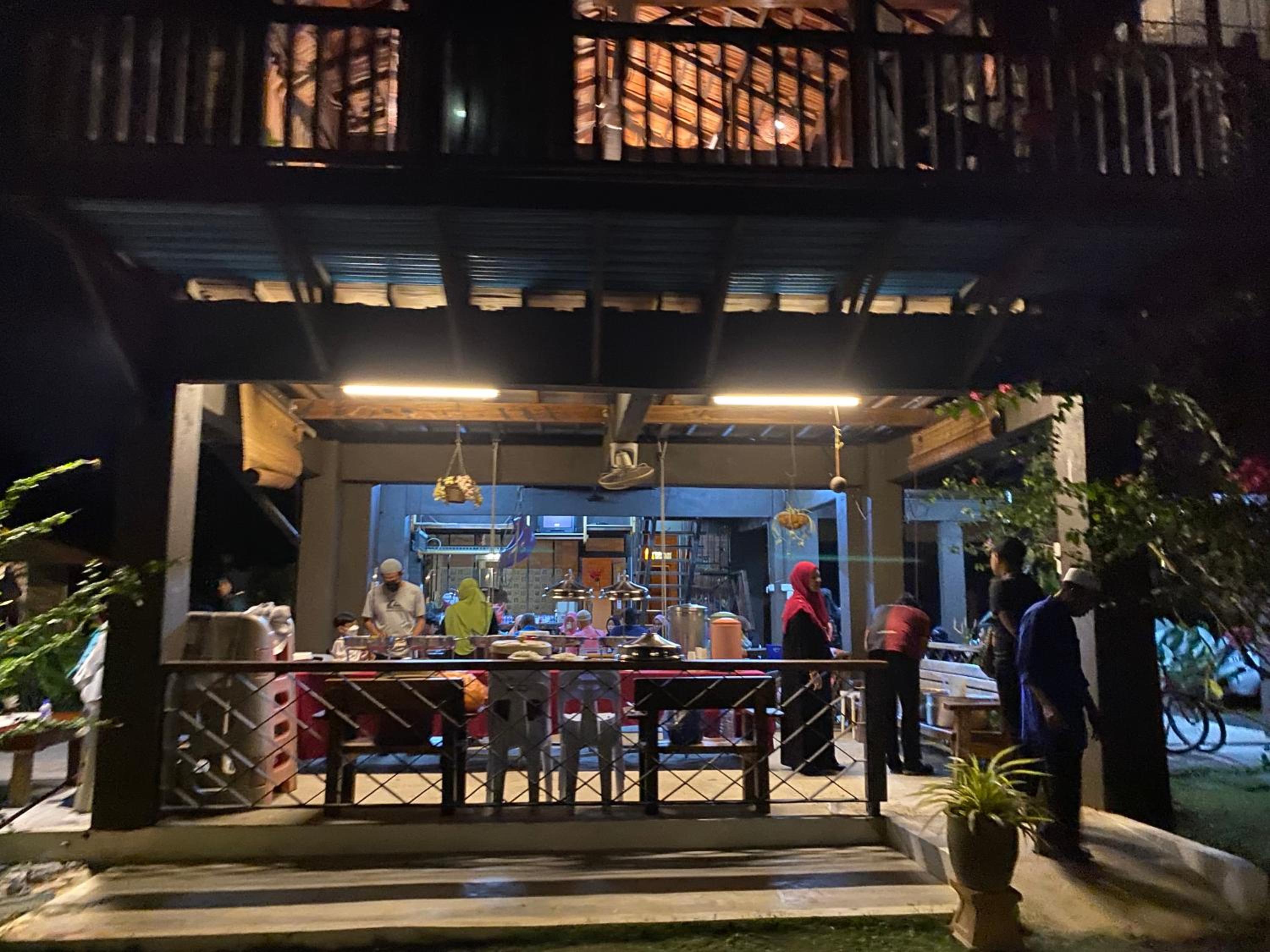 Jarah Residence, Classic Home Staycation