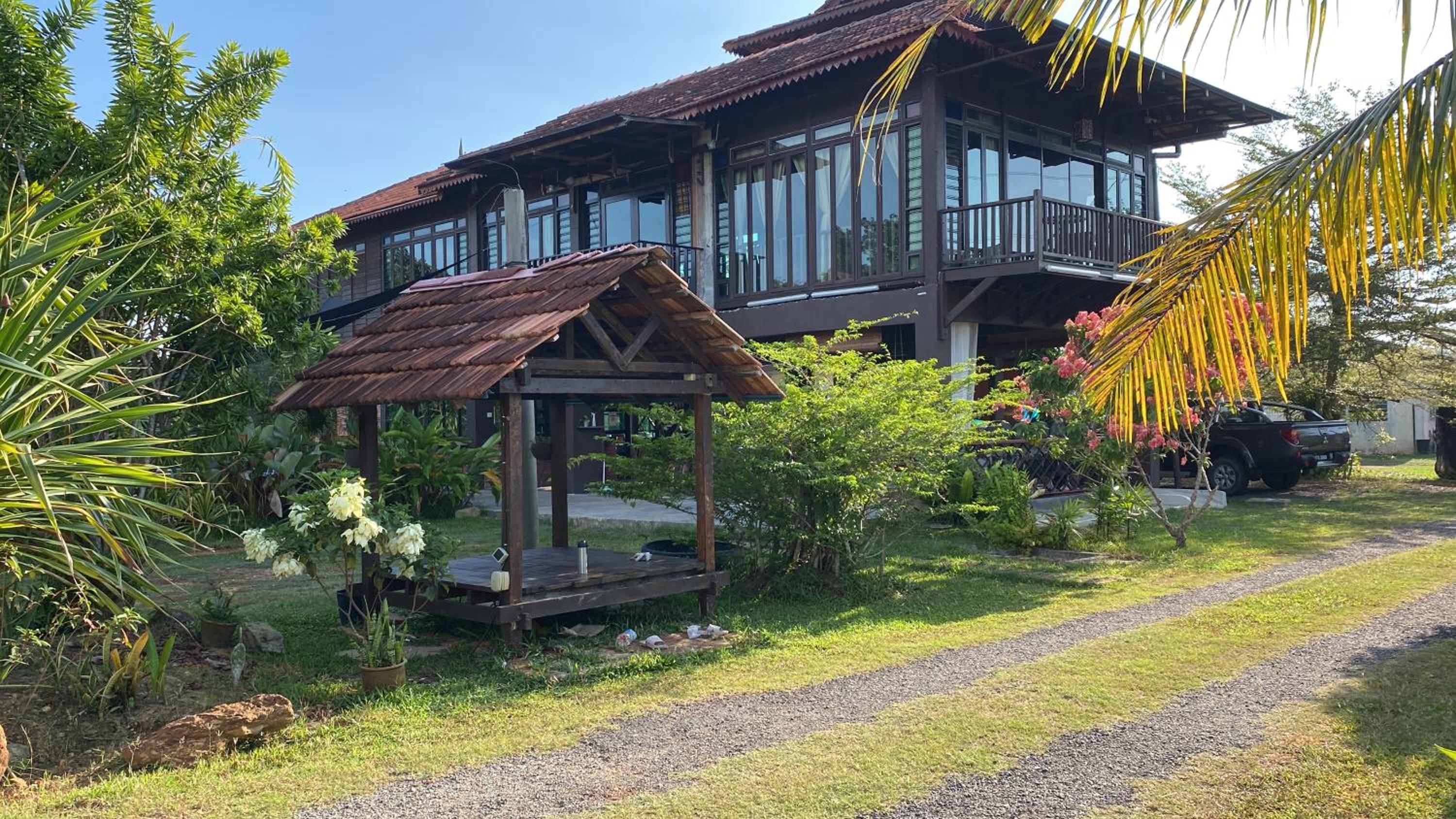 Jarah Residence, Classic Home Staycation
