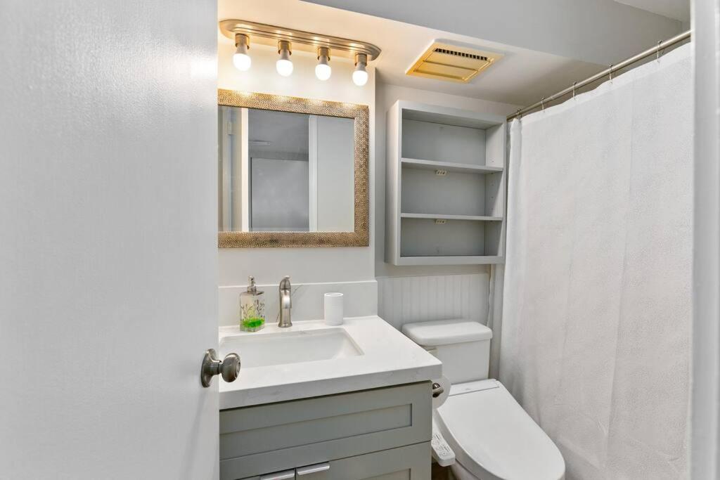 Upgraded Modern w Spectacular Sunset! 27th Floor-2714 view 4