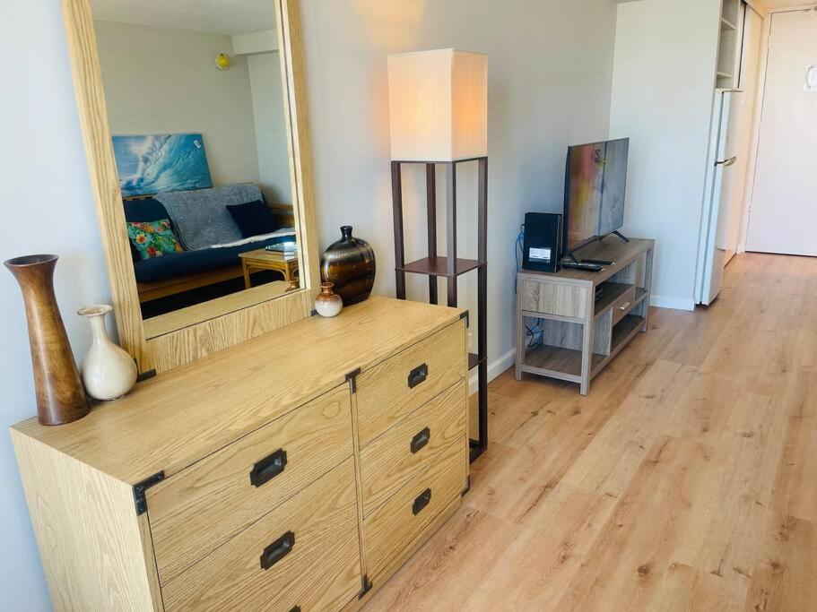 Upgraded Modern w Spectacular Sunset! 27th Floor-2714 view 5