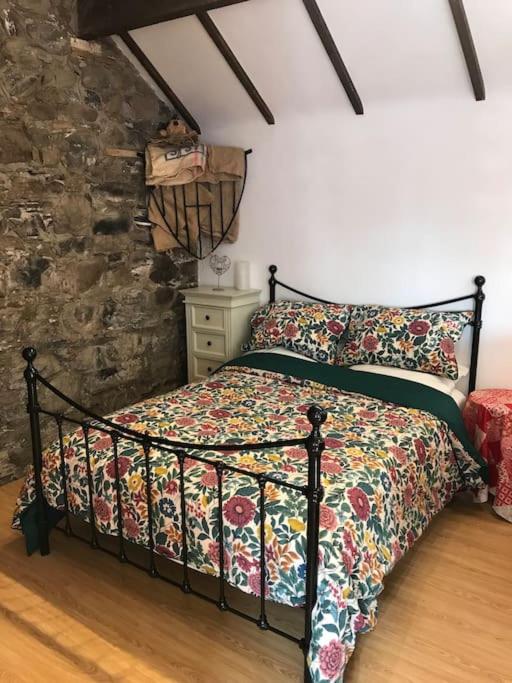 Stone Wall Cottage view 5