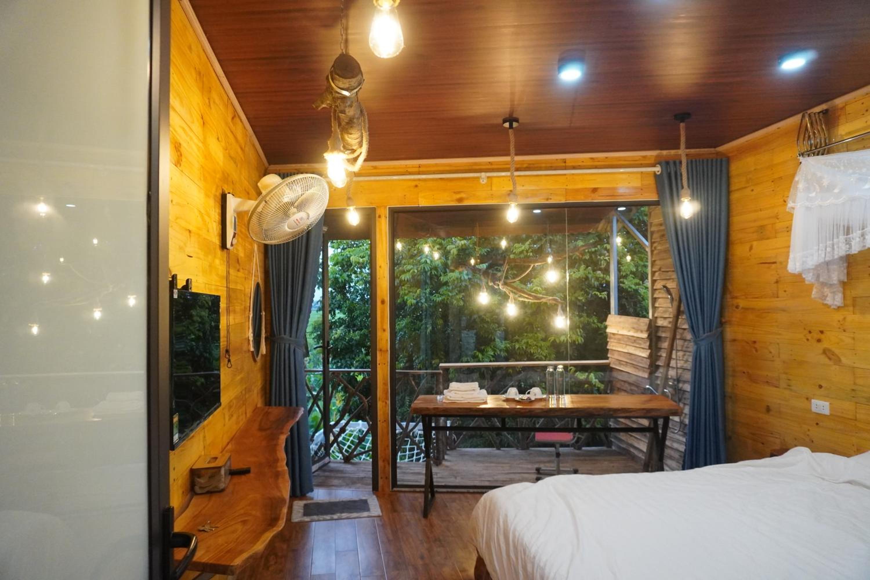 A Thía homestay