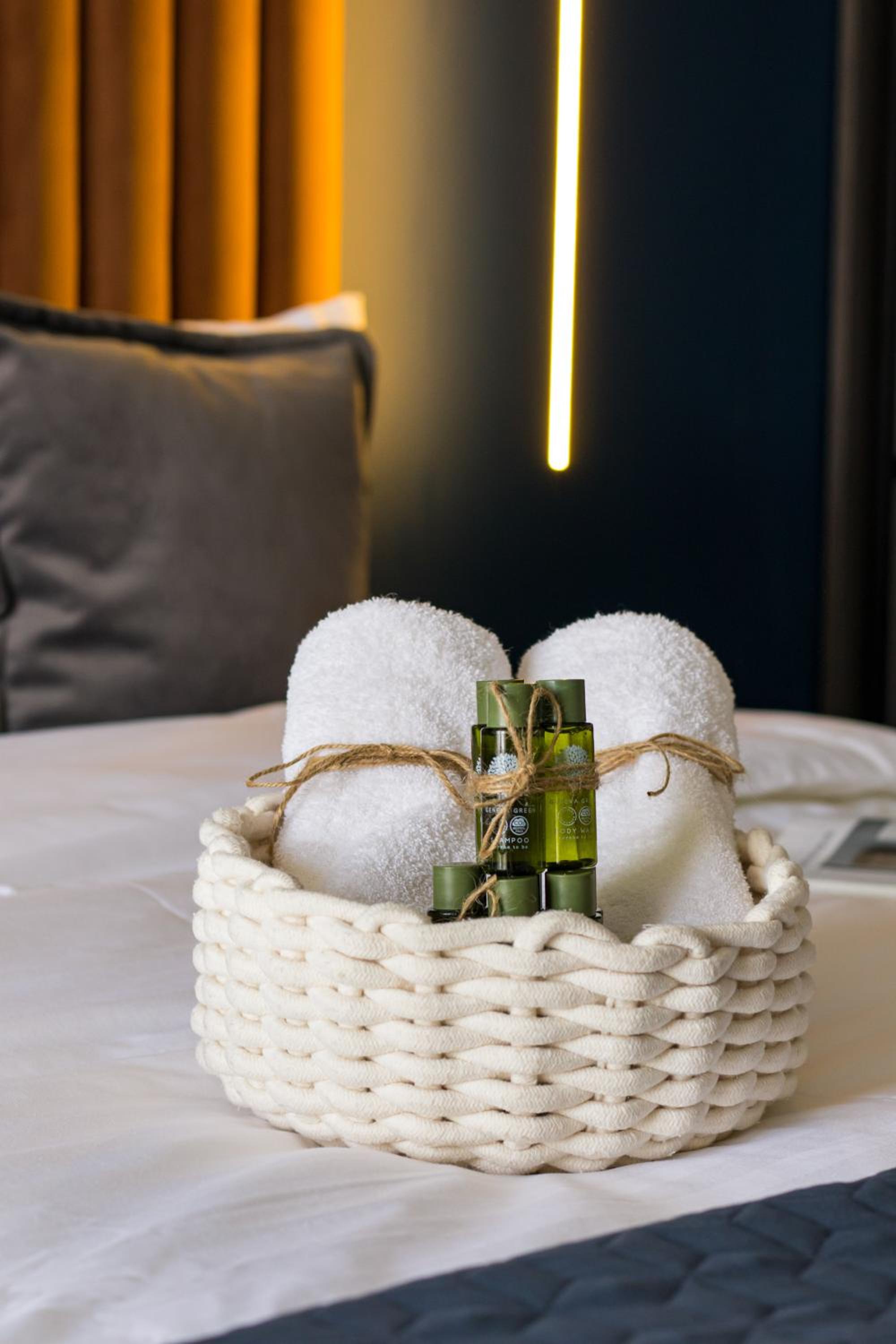 hotelise I Marble Apartment
