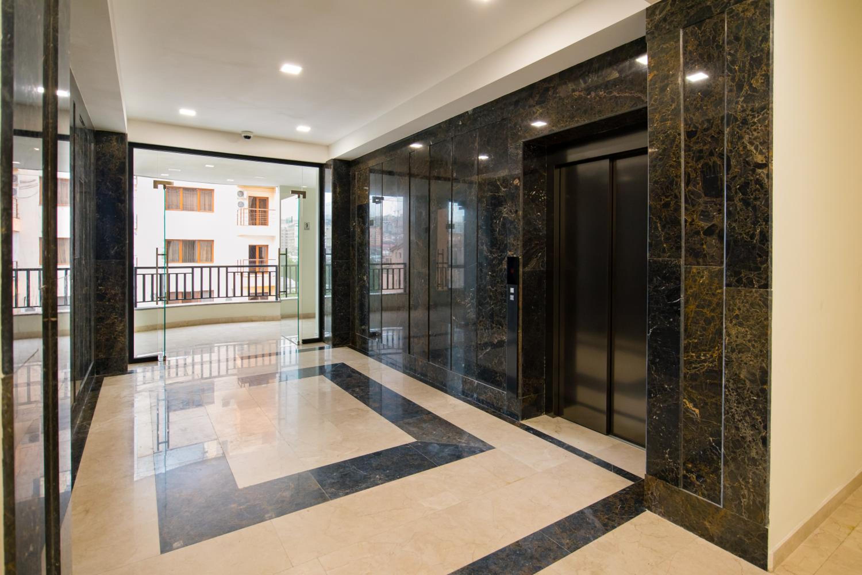 hotelise I Marble Apartment