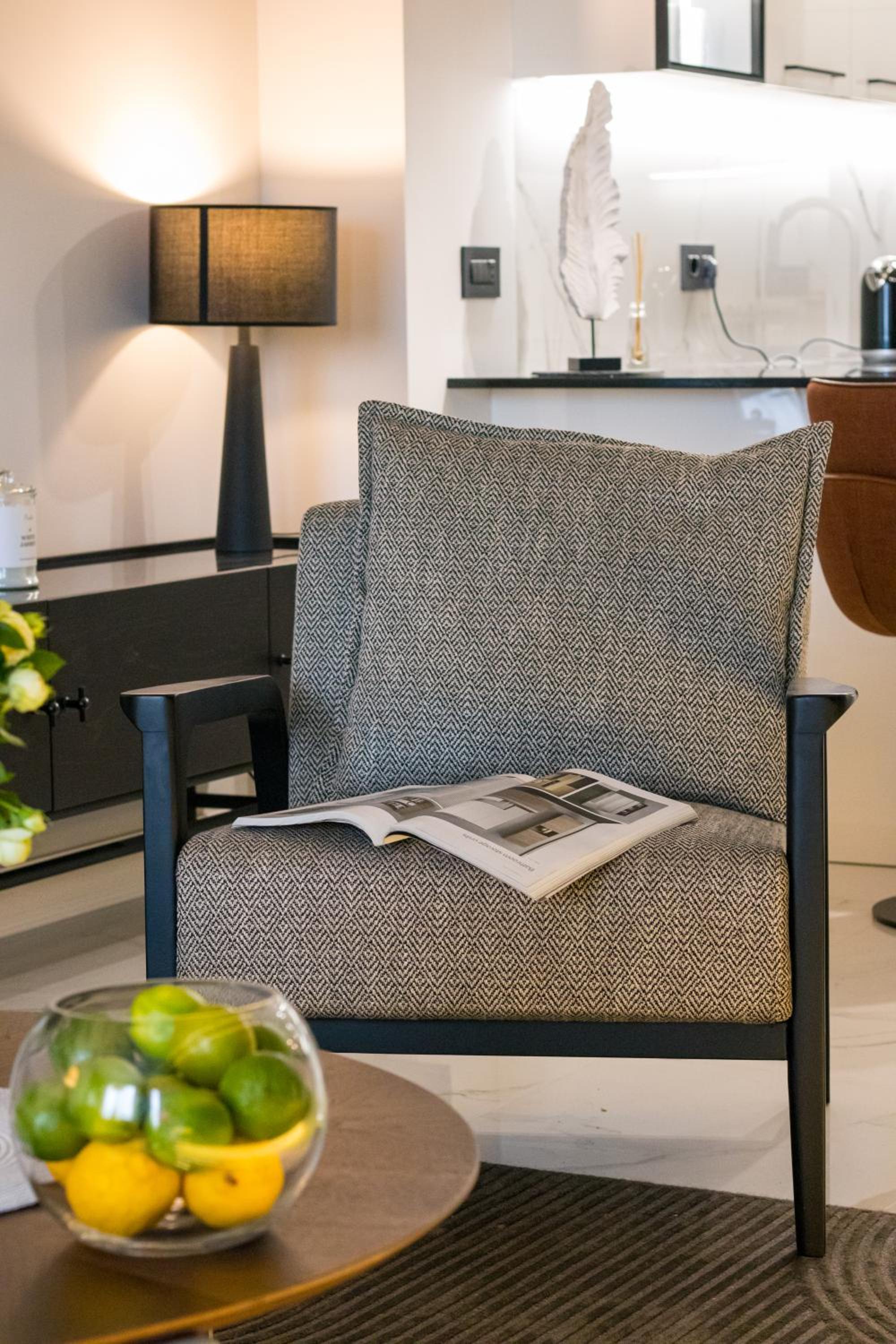 hotelise I Marble Apartment