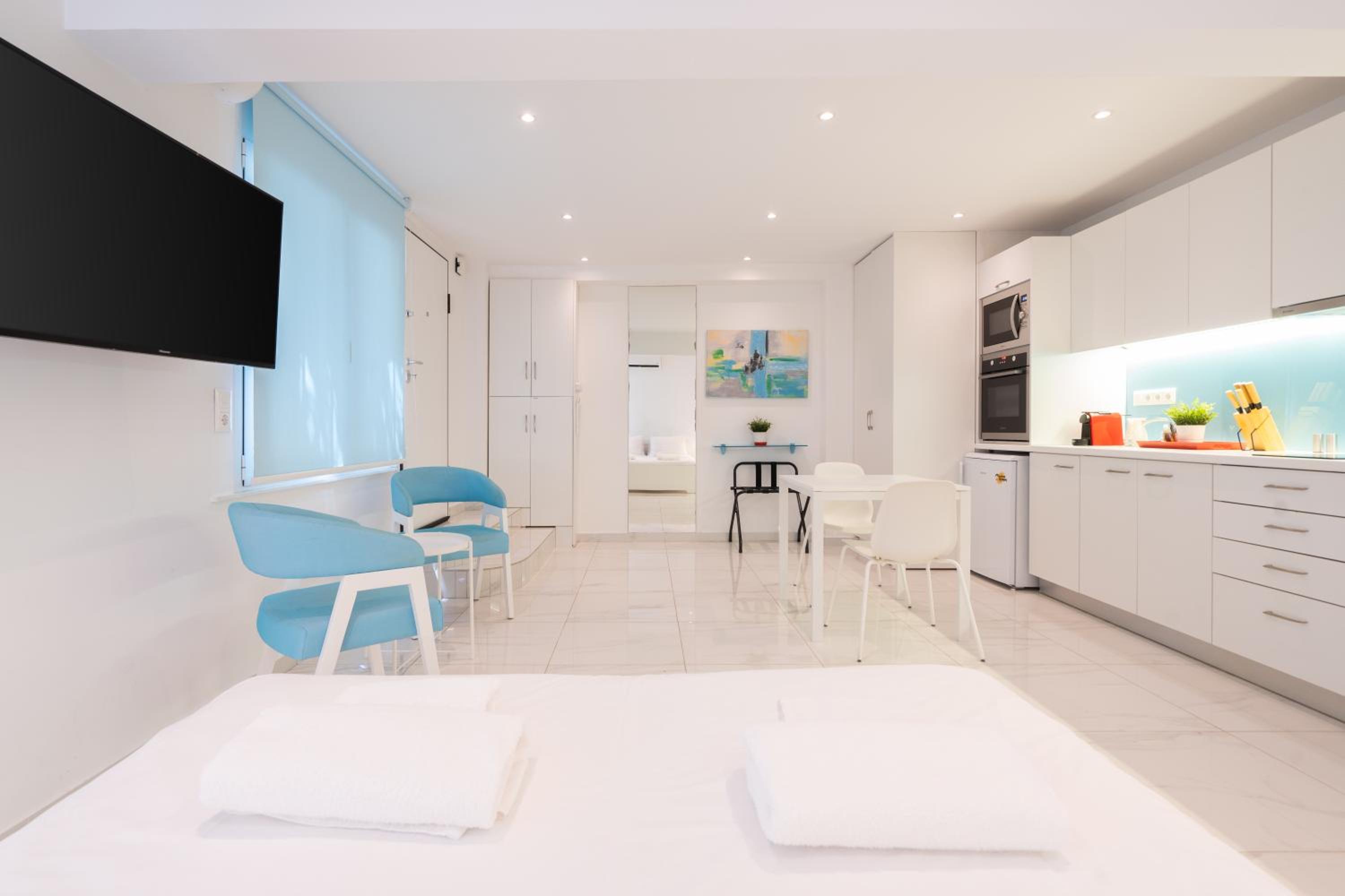 Cute and Convenient Studio in Athens Center