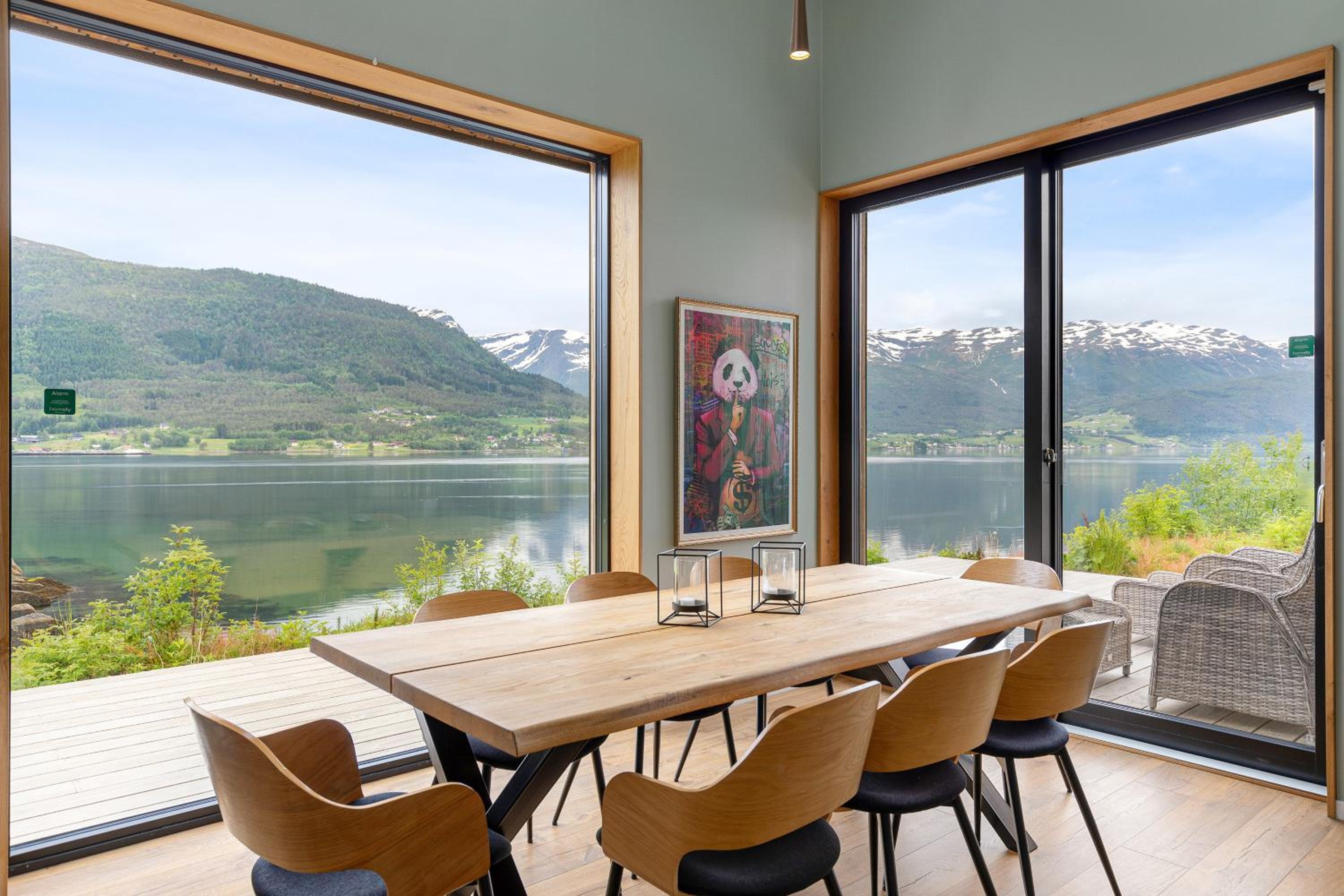 Modern house by the Fjord in Sandane, Nordfjord. view 5