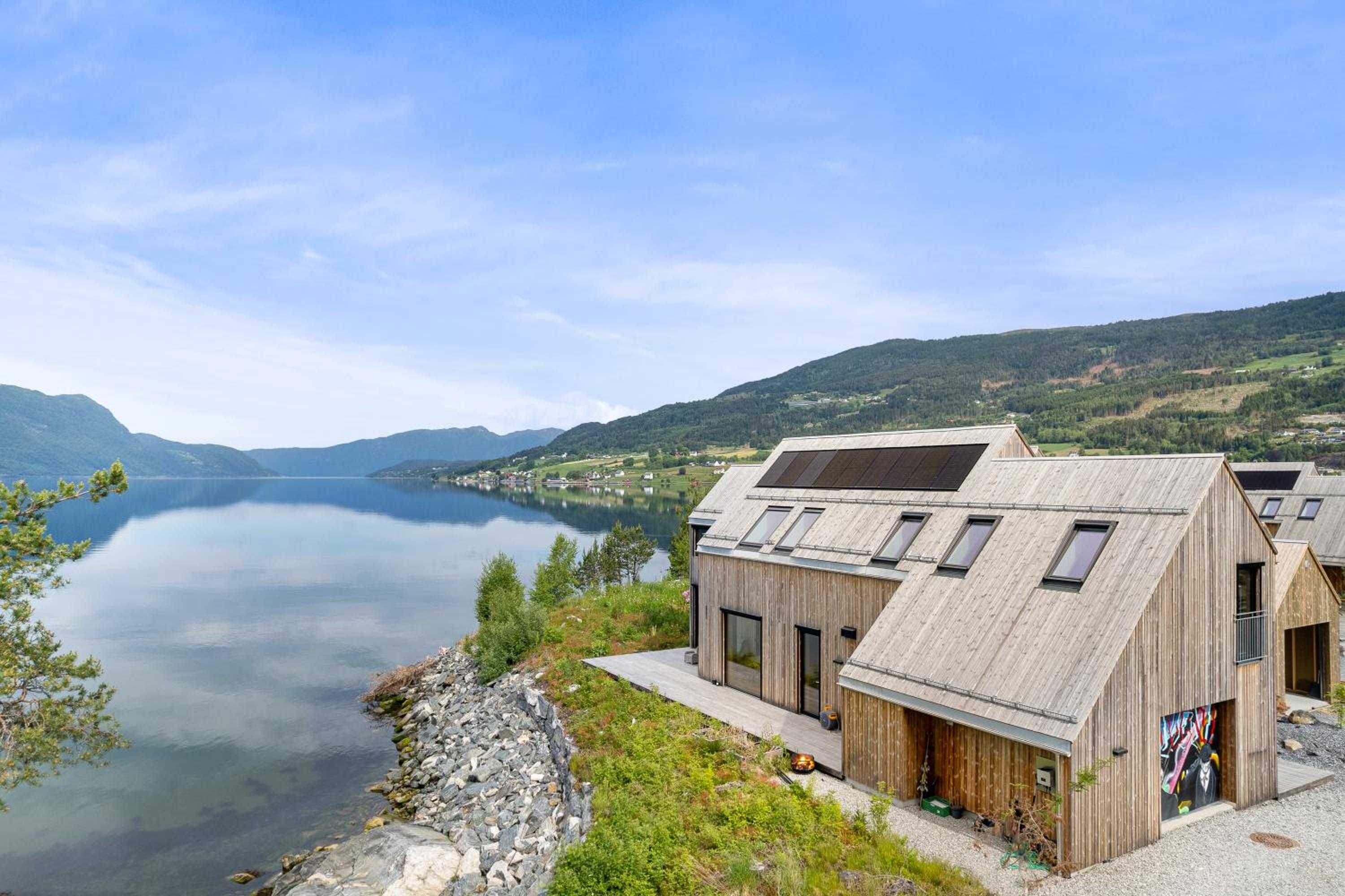 Modern house by the Fjord in Sandane, Nordfjord. view 2