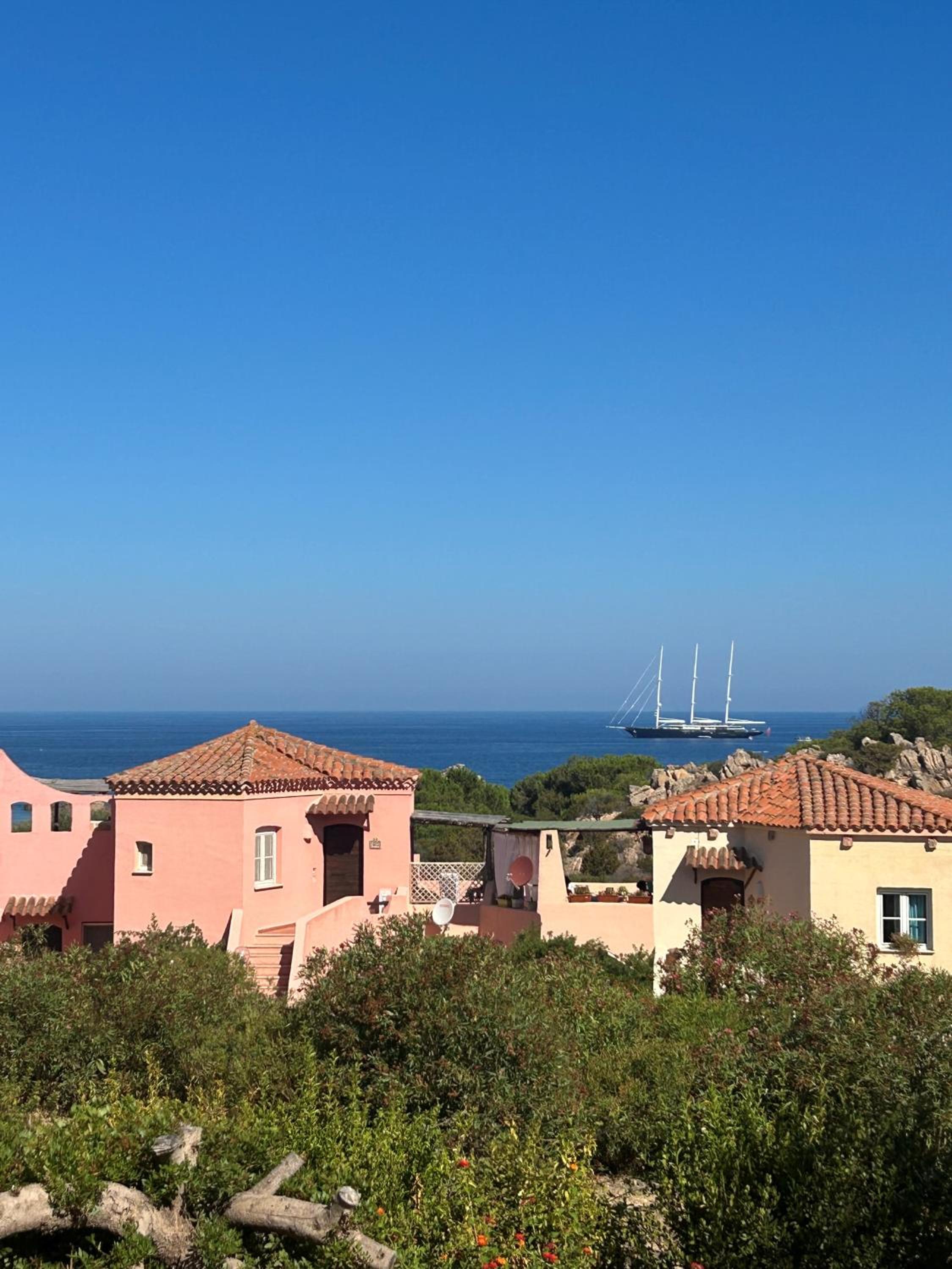 Calarossa Village