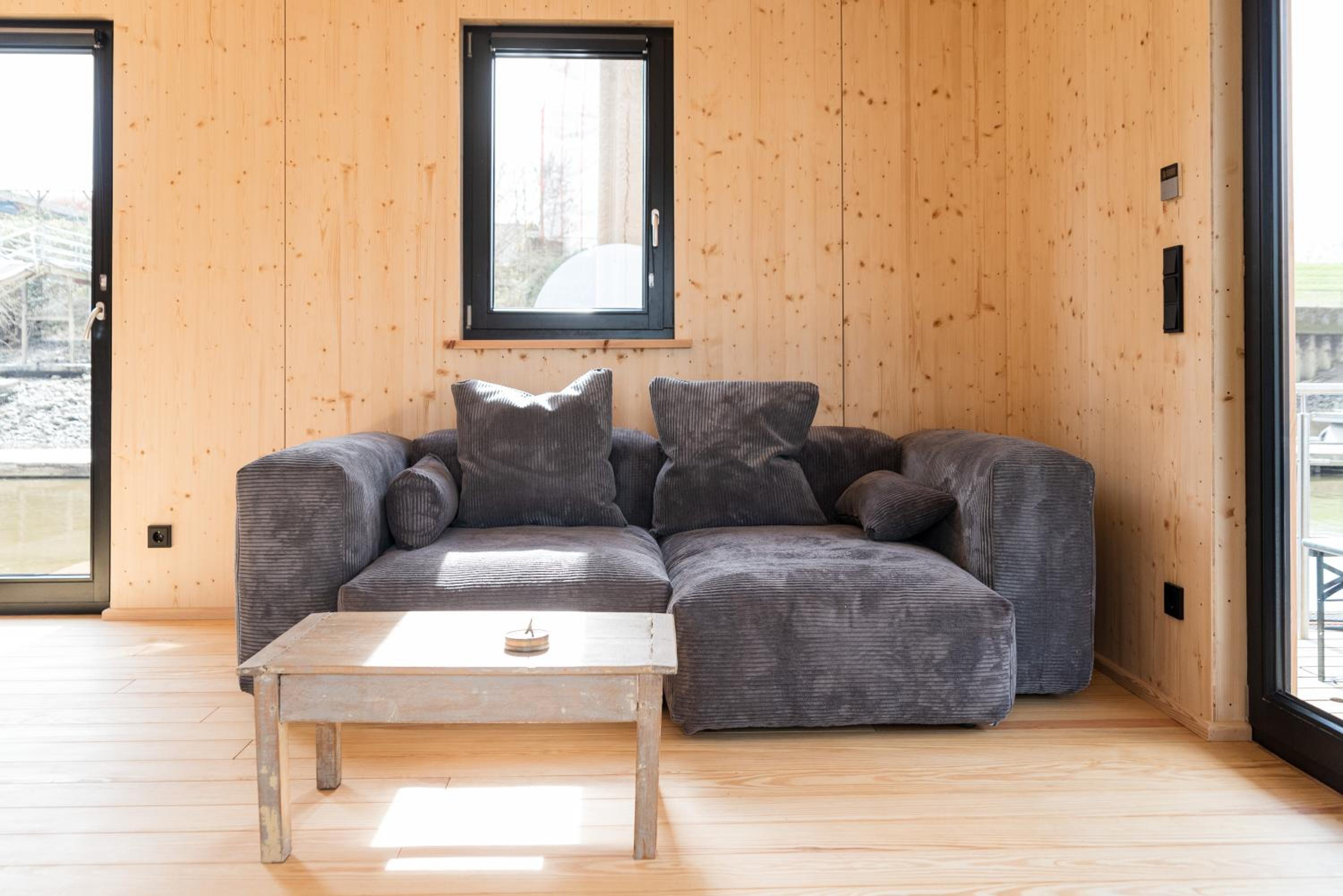 Komfort-Hausboot DIVA mit Kamin
