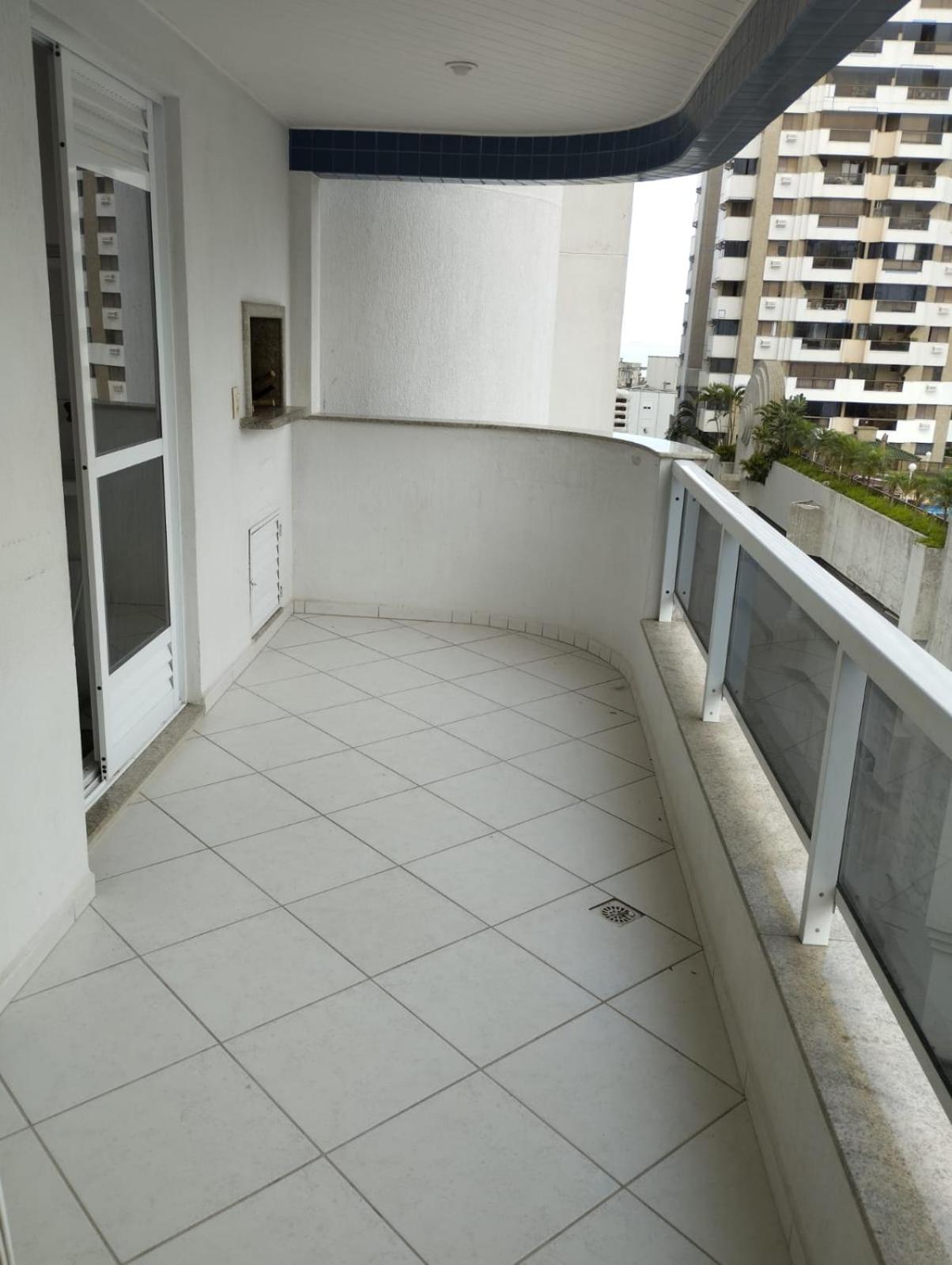 Apartamento Frente ao Shopping